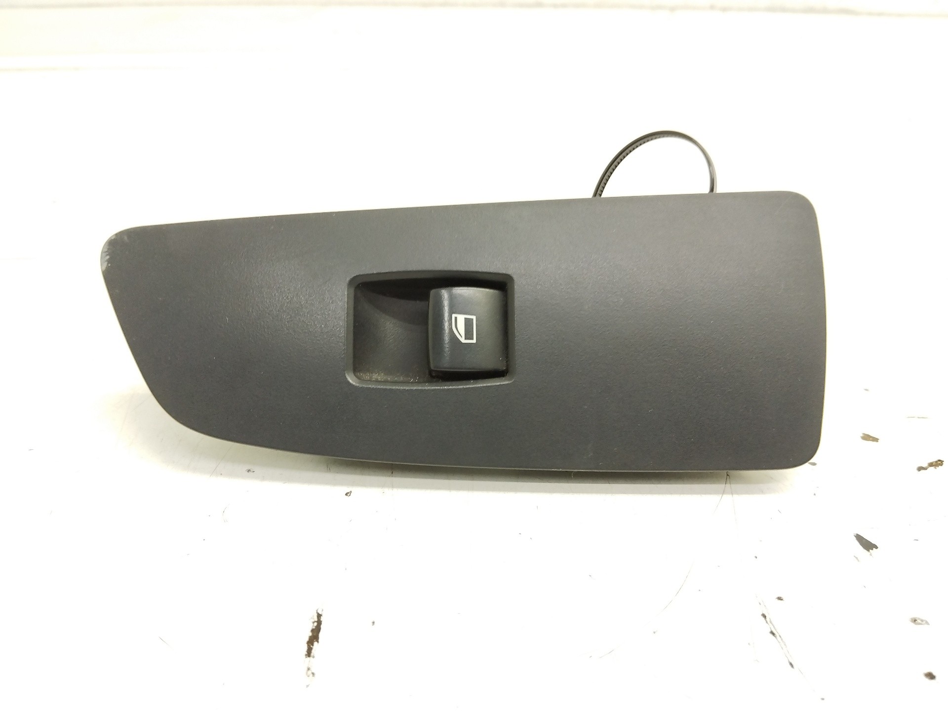Recambio de mando elevalunas delantero derecho para bmw serie 1 berlina (e81/e87) 118d referencia OEM IAM 6970242AI01 15939870 D