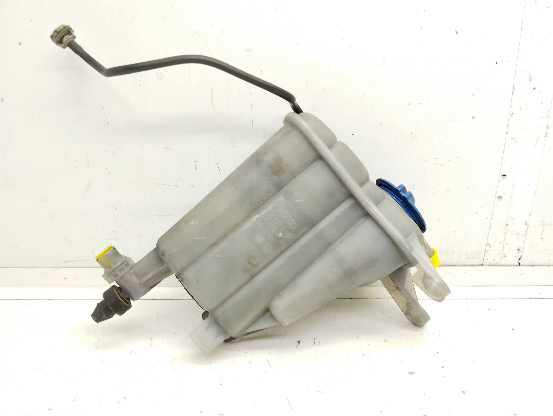 Recambio de deposito expansion para audi a5 coupe (8t) 3.0 v6 24v tdi referencia OEM IAM 8K0121405M  