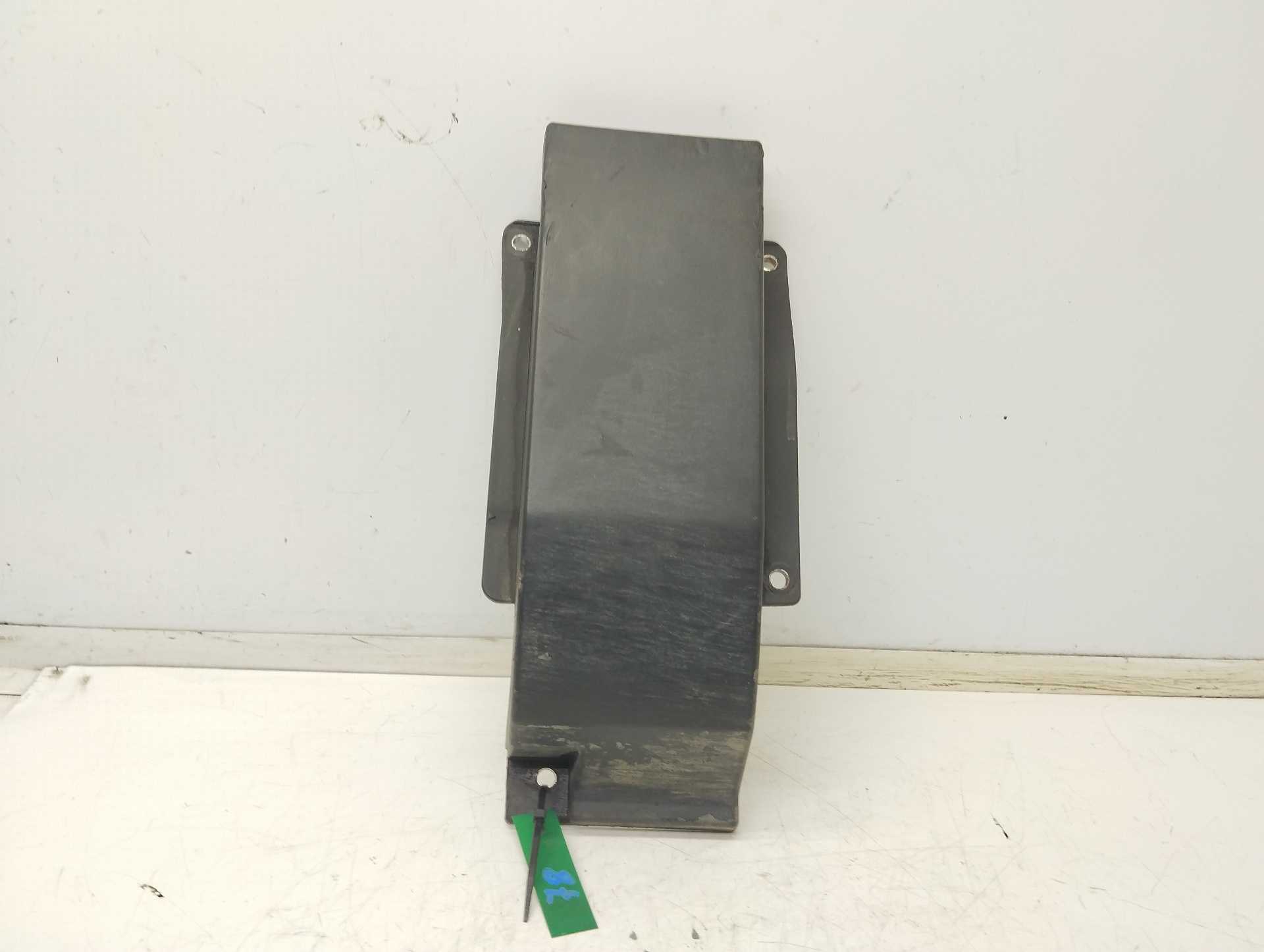 Recambio de moldura para iveco 35s12 referencia OEM IAM 5801521537  