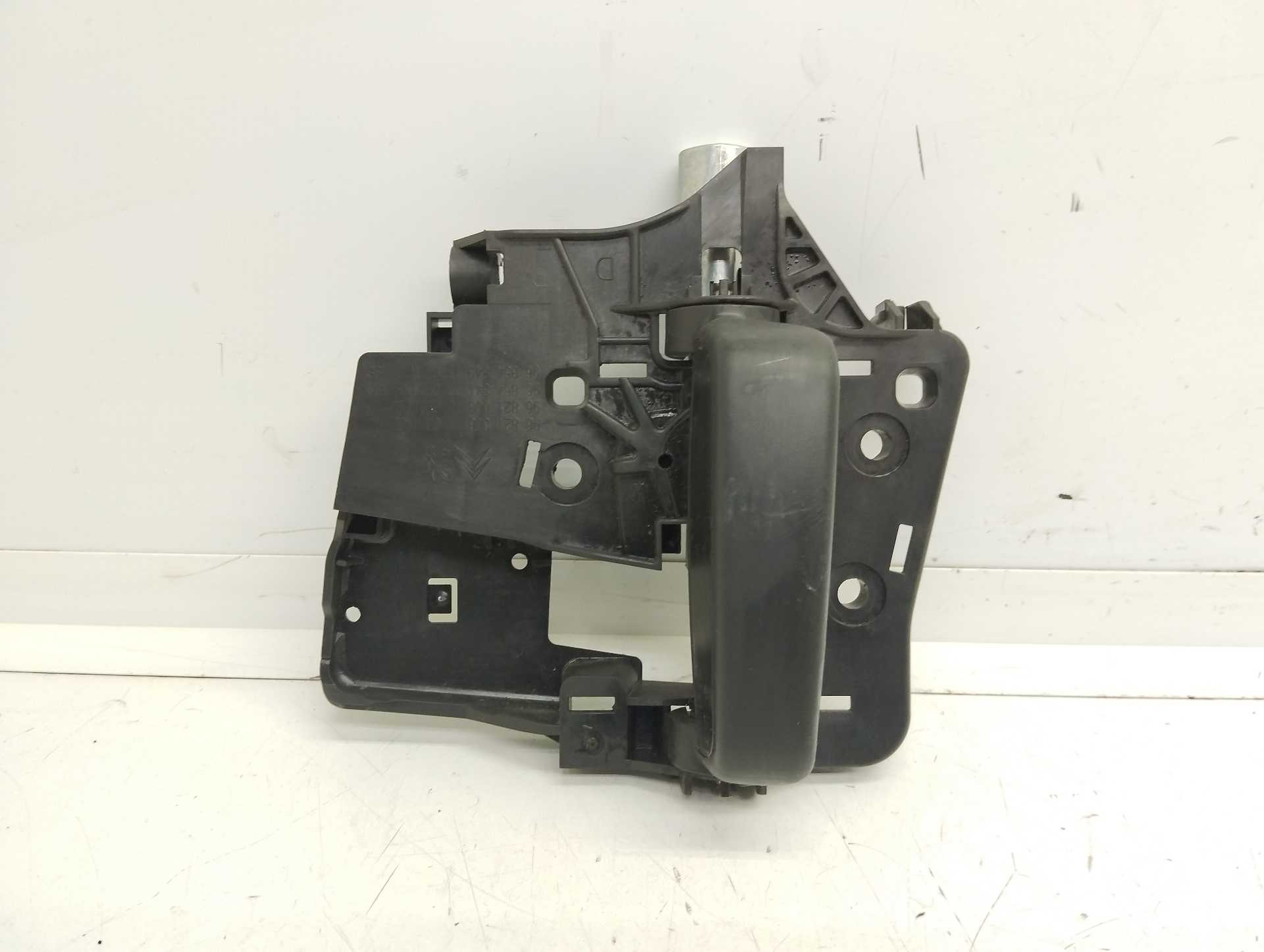 Recambio de maneta exterior pl derecha para citroën berlingo cuadro l1 referencia OEM IAM 9682100677  