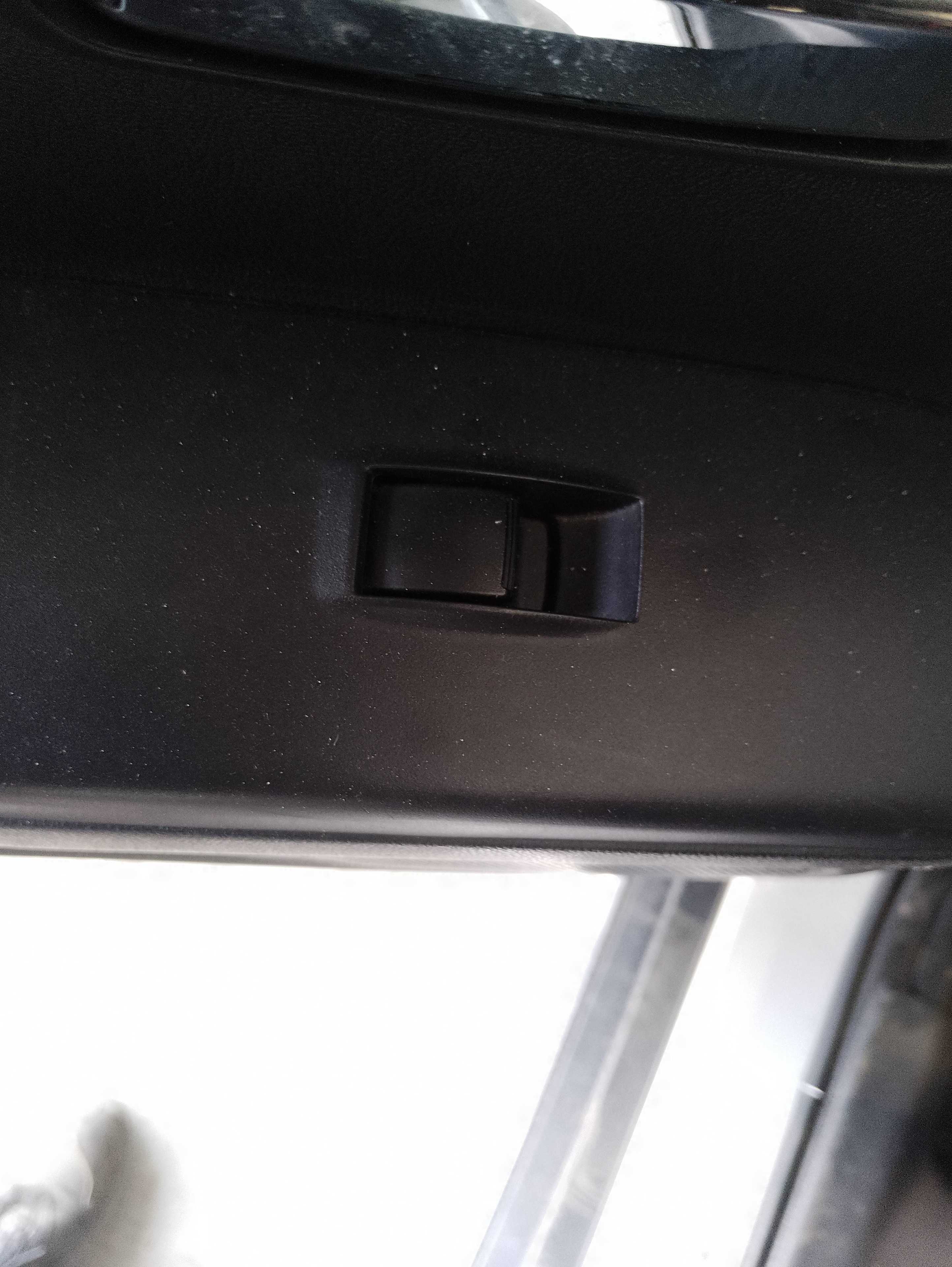 Recambio de mando elevalunas trasero izquierdo para citroën c4 aircross attraction referencia OEM IAM   
