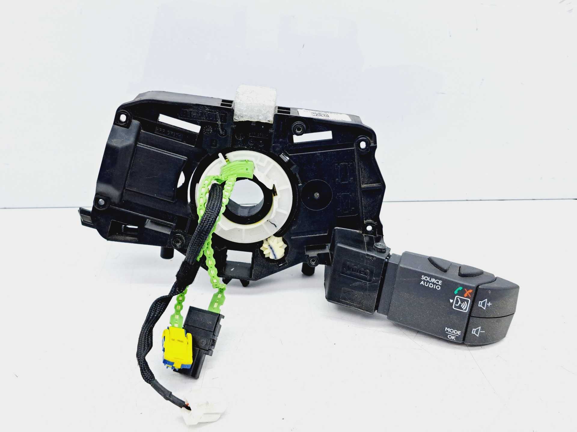 Recambio de anillo airbag para dacia sandero comfort referencia OEM IAM 255679062R  
