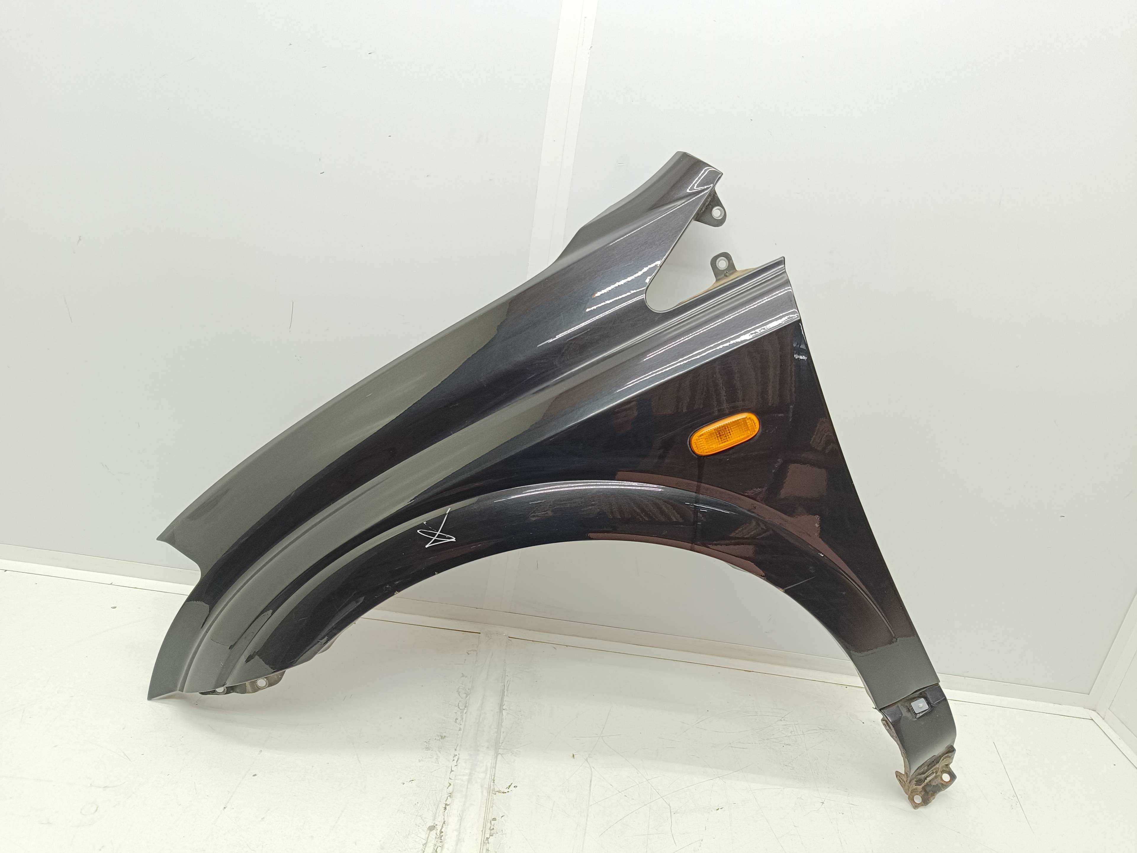 Recambio de aleta delantera izquierda para ssangyong kyron 2.0 referencia OEM IAM   
