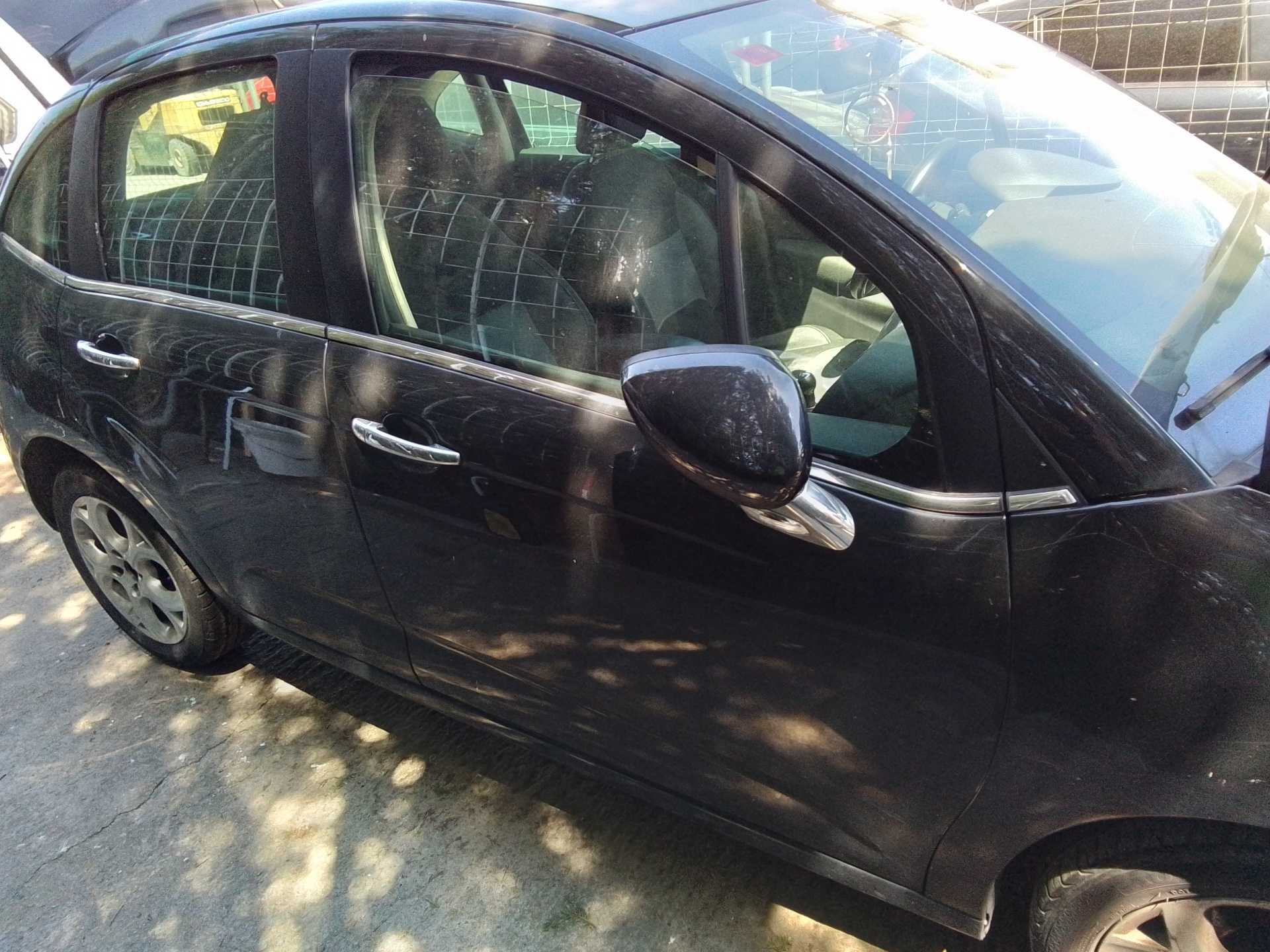 Recambio de puerta delantera derecha para citroën c3 selection referencia OEM IAM   