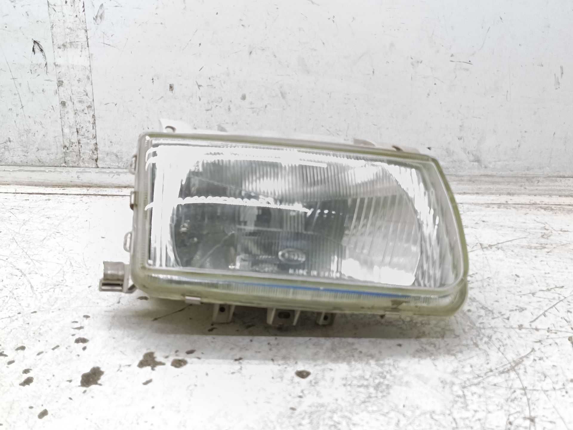 Recambio de faro derecho para volkswagen polo berlina (6n1) air referencia OEM IAM 96249600  