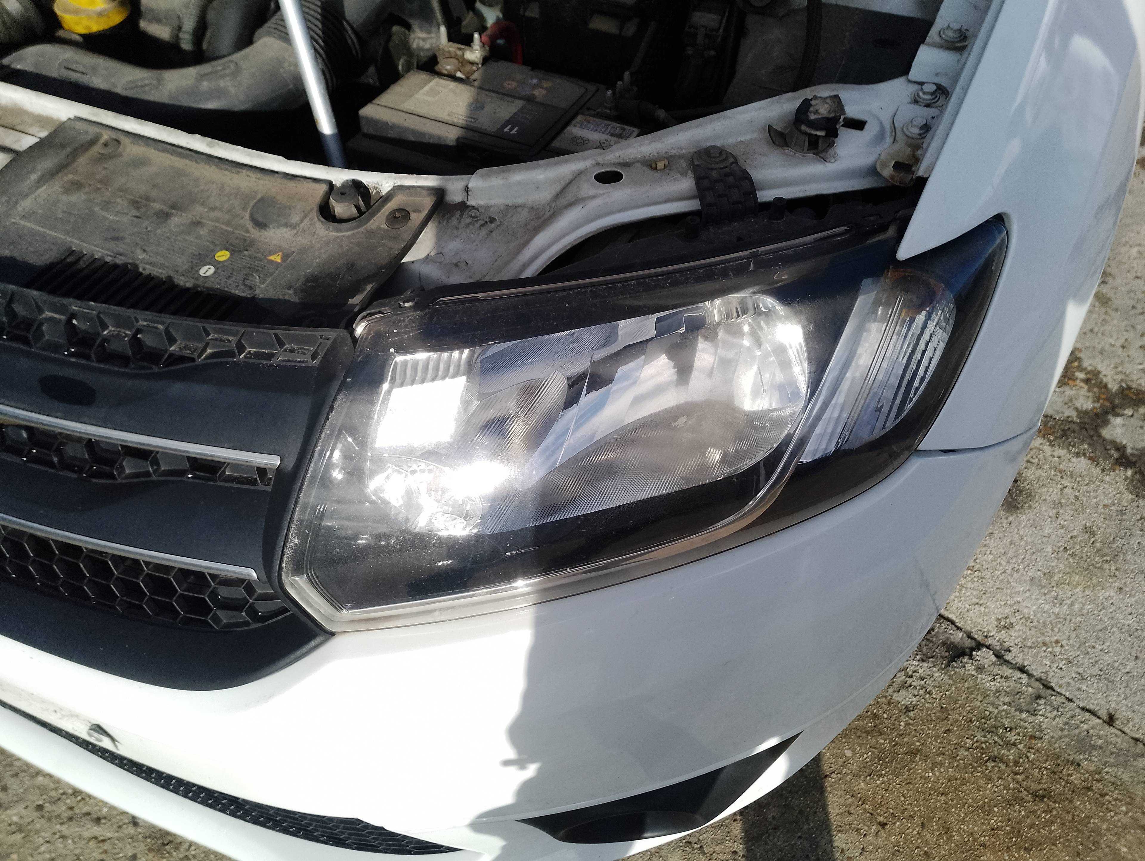 Recambio de faro izquierdo para dacia logan mcv ii laureate referencia OEM IAM   