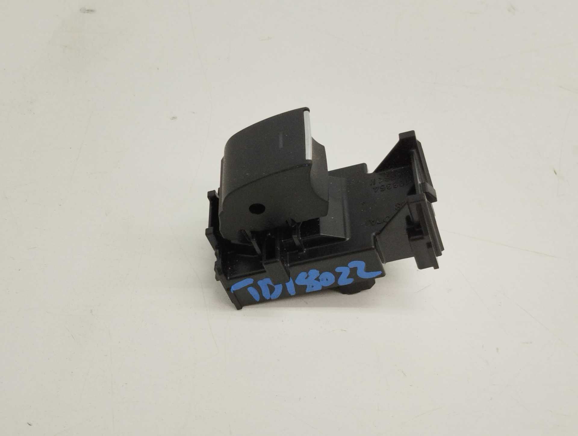 Recambio de mando elevalunas trasero derecho para toyota corolla hybrid (e21) 1.8 referencia OEM IAM 3551X233D  