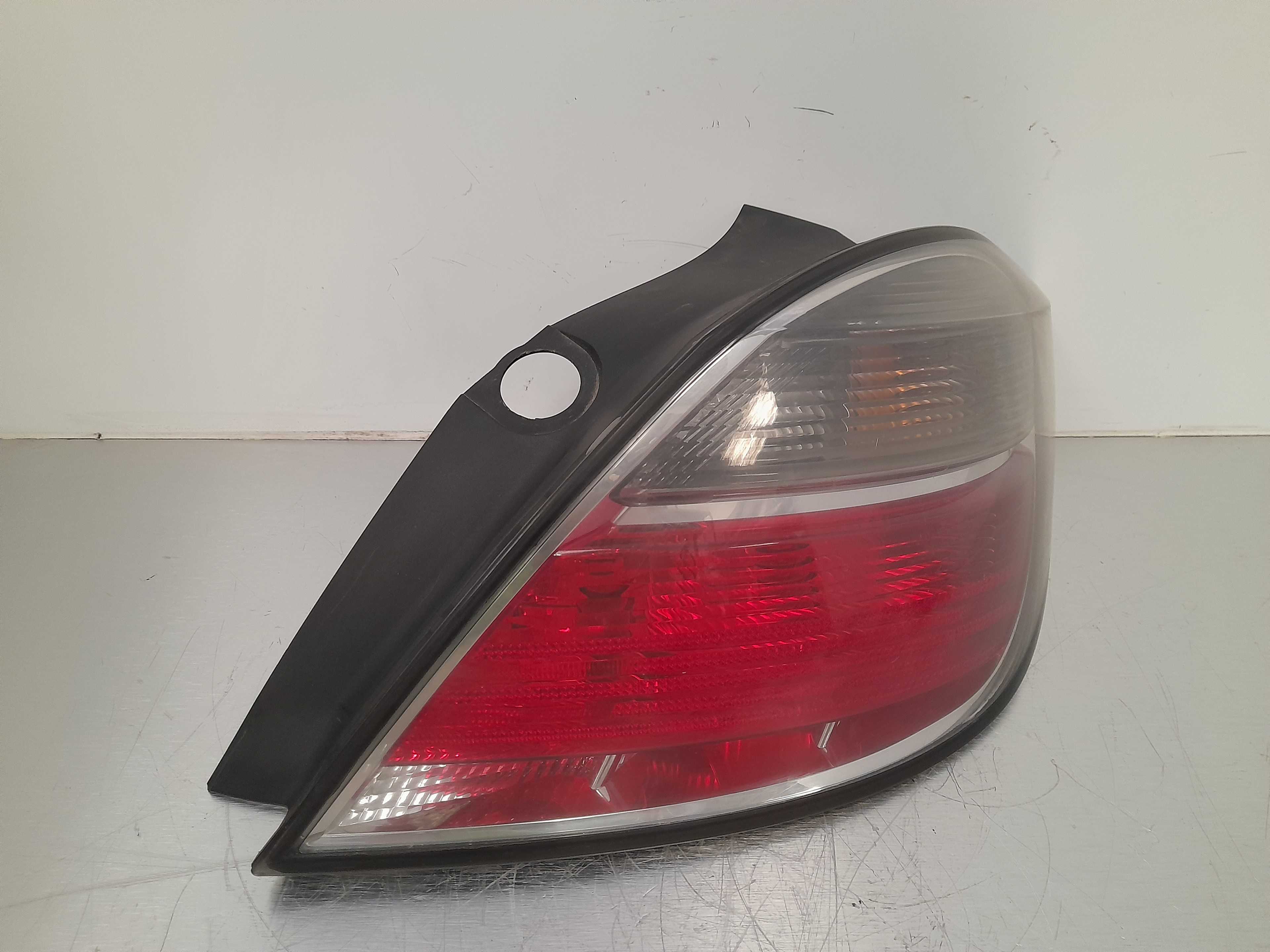 Recambio de piloto trasero derecho para opel astra h ber. cosmo referencia OEM IAM 495056087  