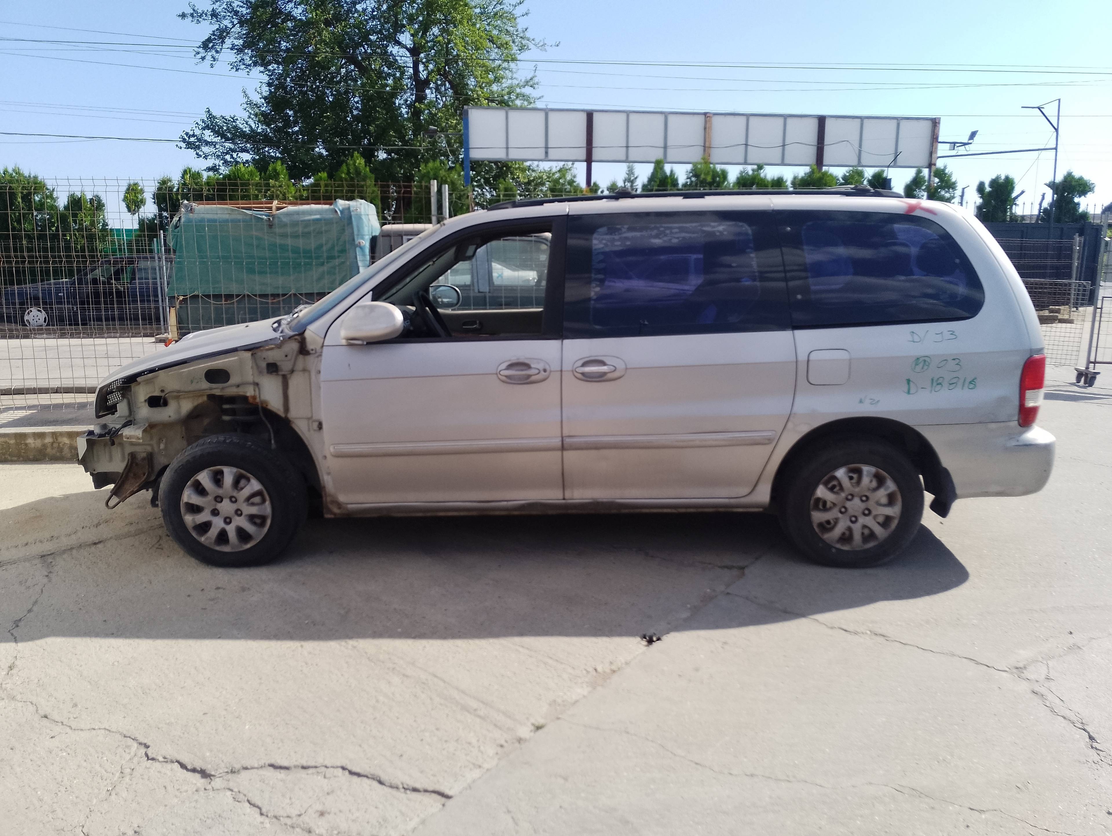 kia carnival ii del año 2003
