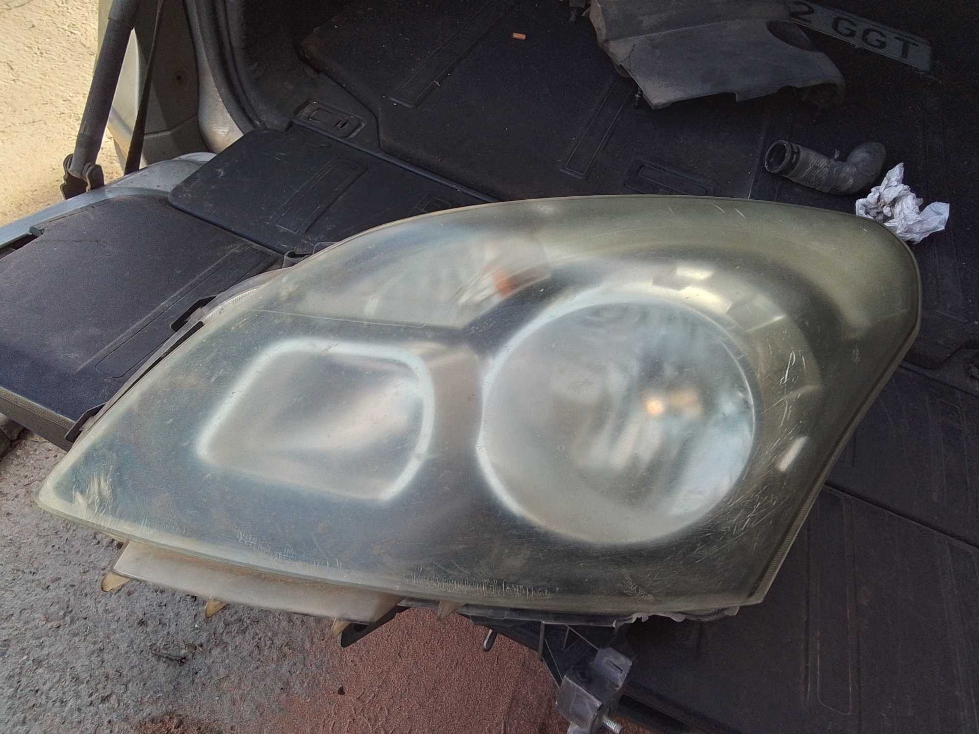 Recambio de faro izquierdo para renault koleos bose edition referencia OEM IAM   