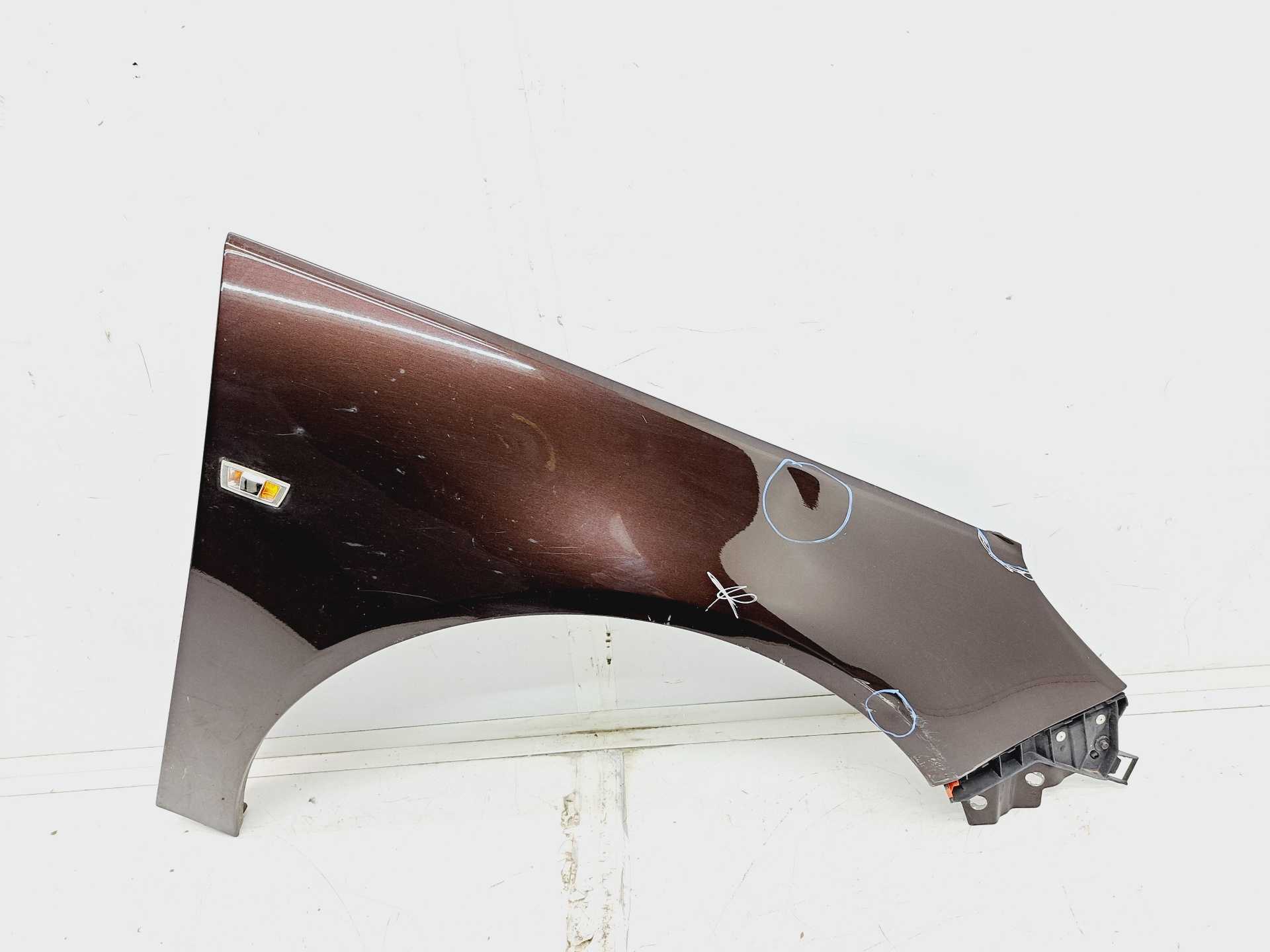 Recambio de aleta delantera derecha para opel insignia berlina selective referencia OEM IAM  13277521 1698958680