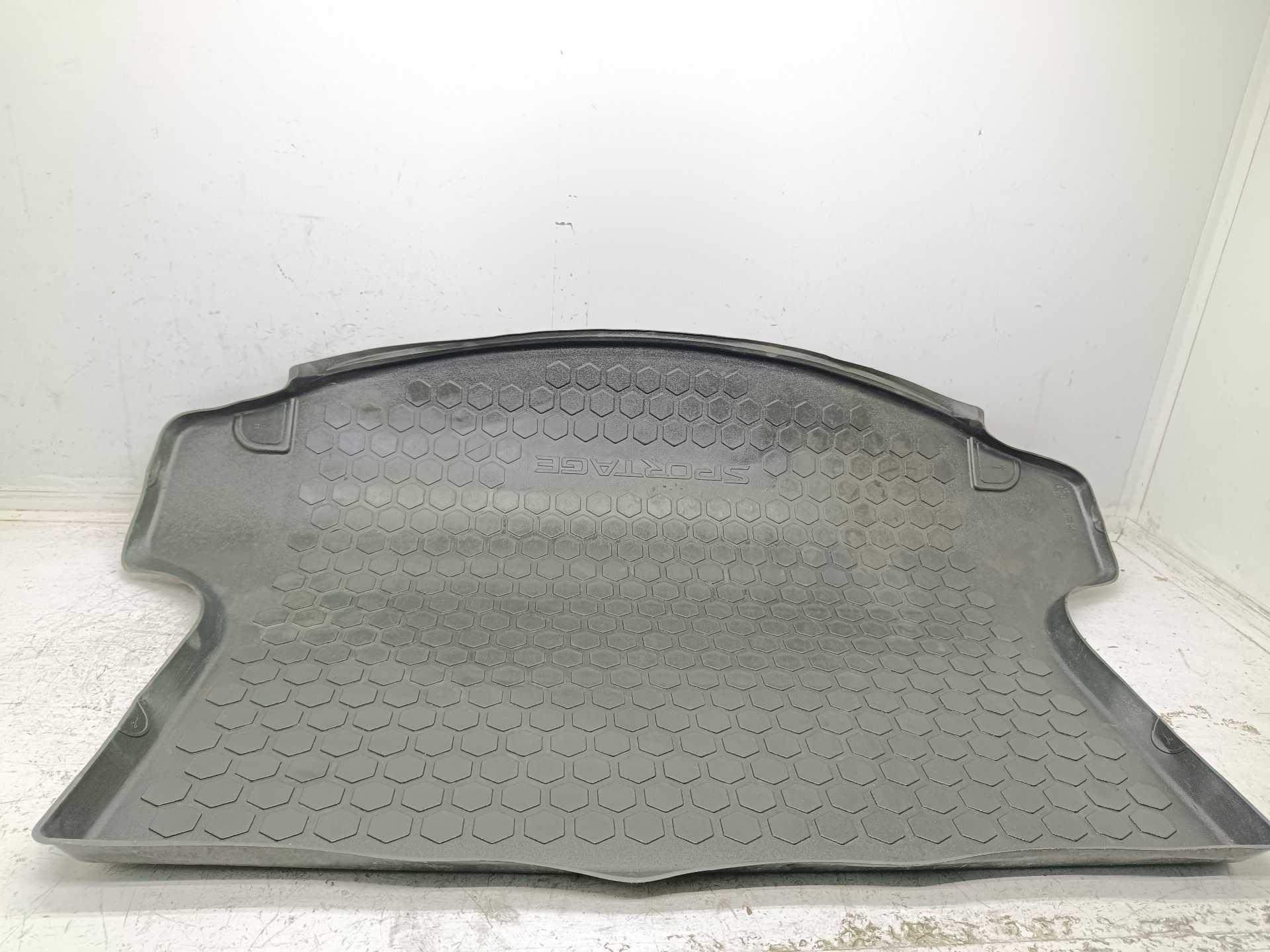 Recambio de alfombra maletero para kia sportage business 2wd referencia OEM IAM 3W122ADE00  