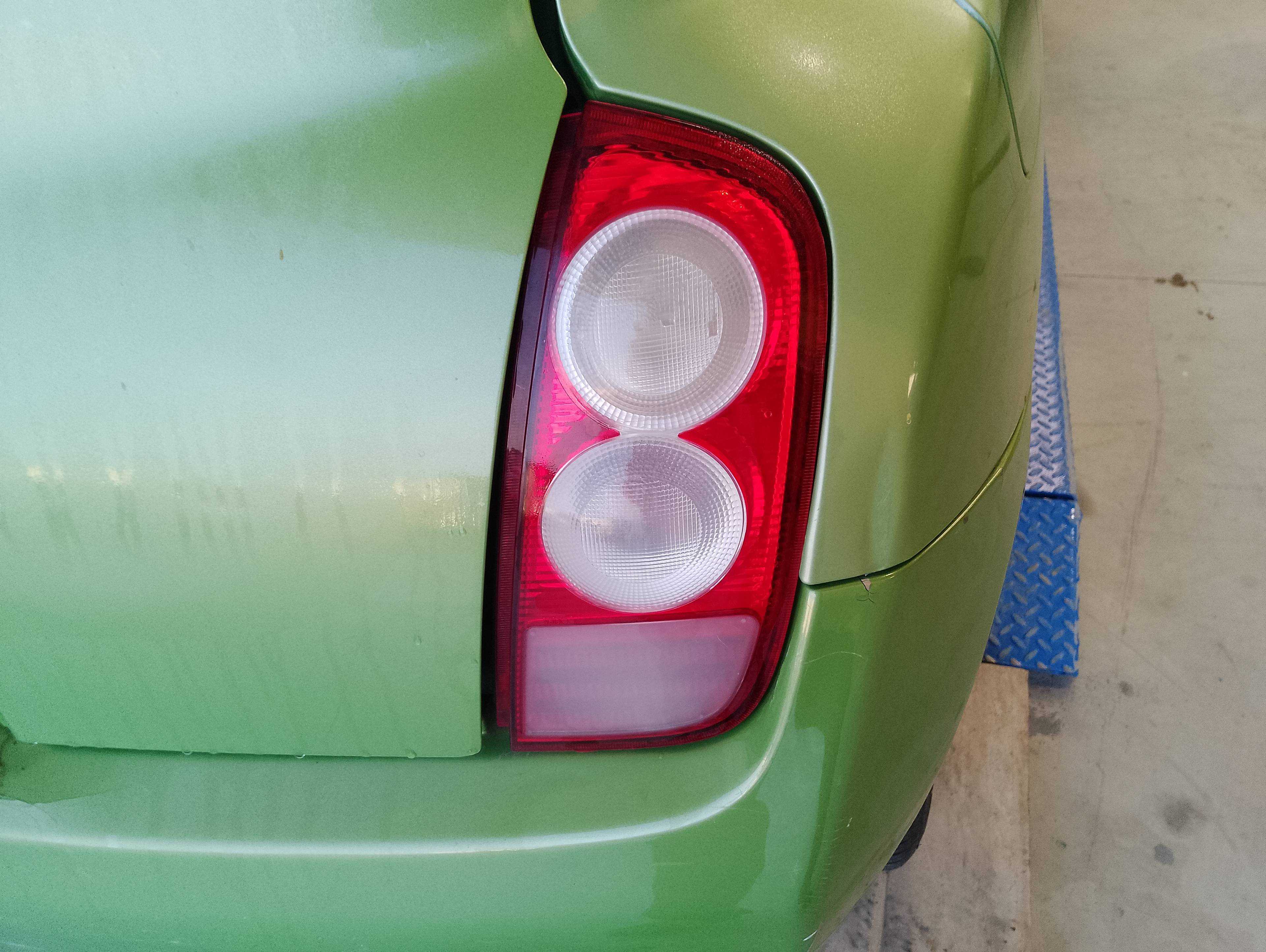 Recambio de piloto trasero derecho para nissan micra (k12e) acenta referencia OEM IAM   
