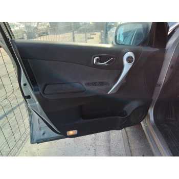 GUARNECIDO PUERTA DELANTERA IZQUIERDA 