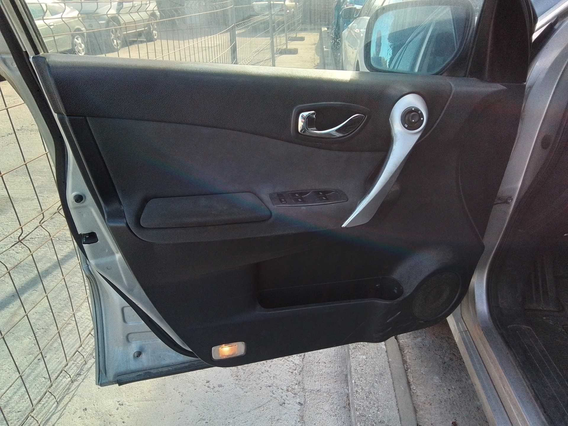 Recambio de guarnecido puerta delantera izquierda para renault koleos bose edition referencia OEM IAM   