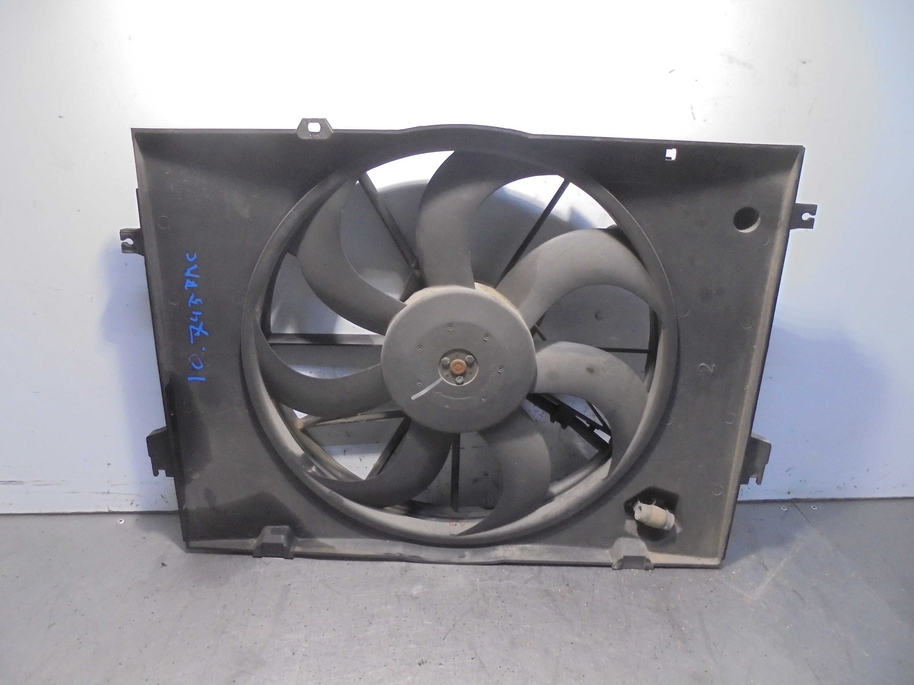 Recambio de electroventilador para hyundai tucson (jm) 2.0 crdi comfort (4wd) referencia OEM IAM 00S3A2295 BOSCH 