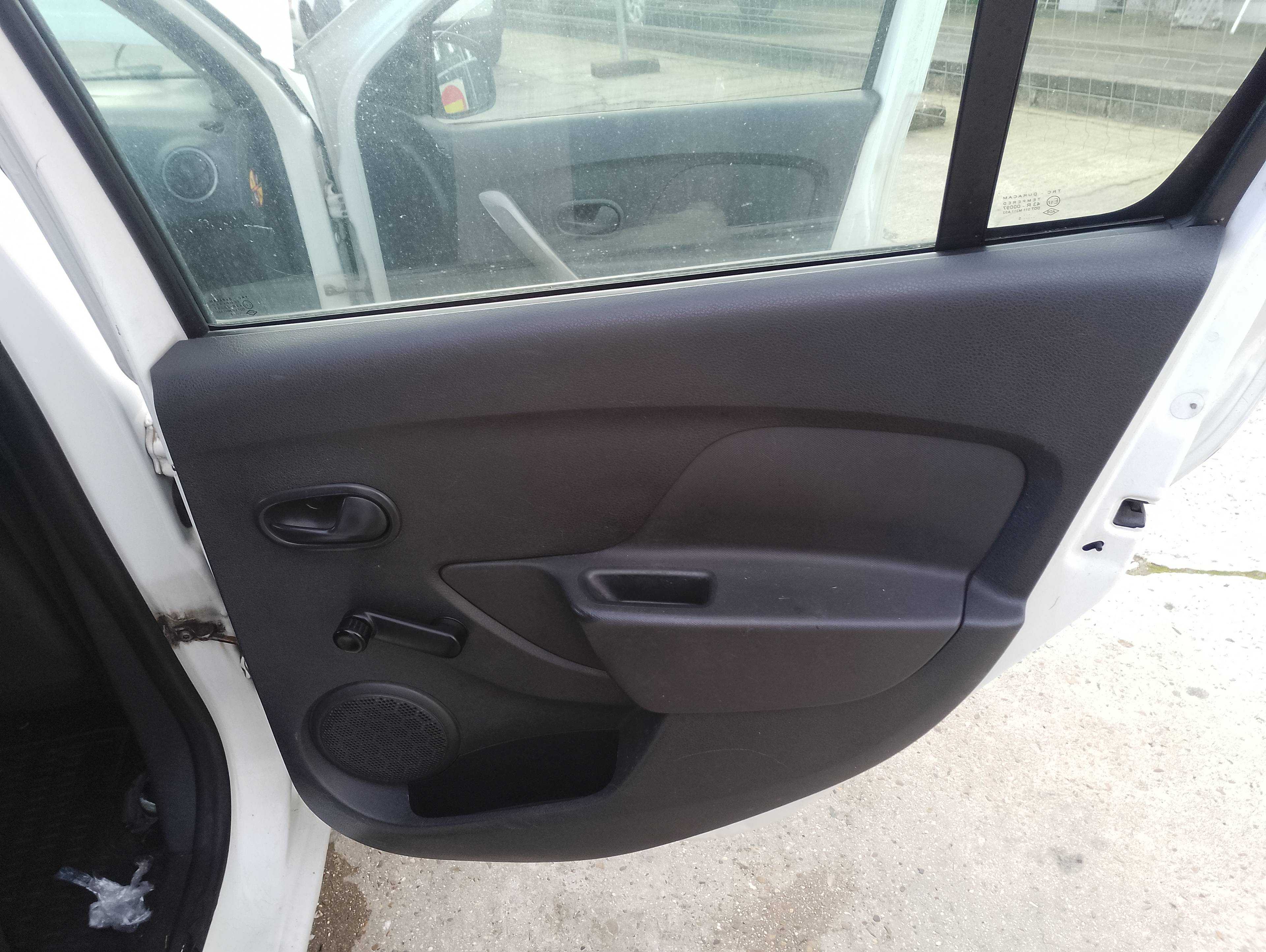 Recambio de guarnecido puerta trasera derecha para dacia logan mcv ii laureate referencia OEM IAM   