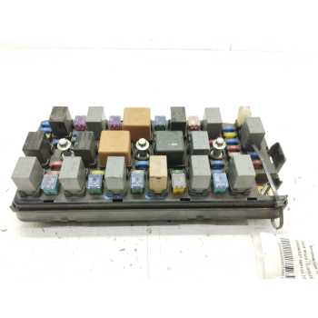 CAJA RELES / FUSIBLES 