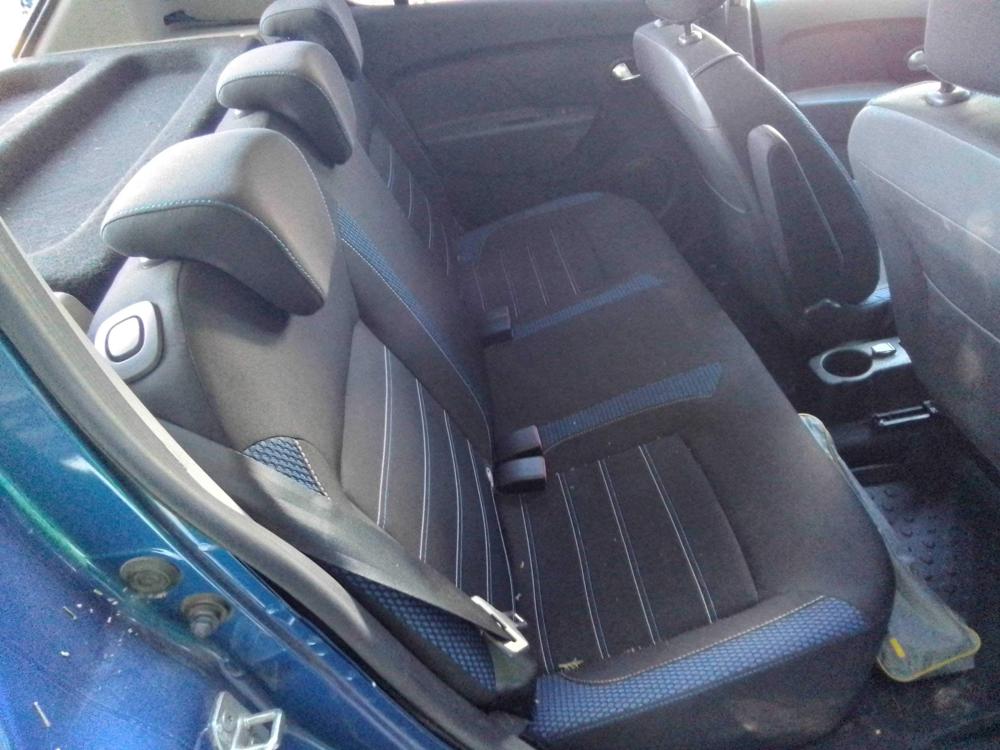 Recambio de asientos traseros para dacia sandero comfort referencia OEM IAM   