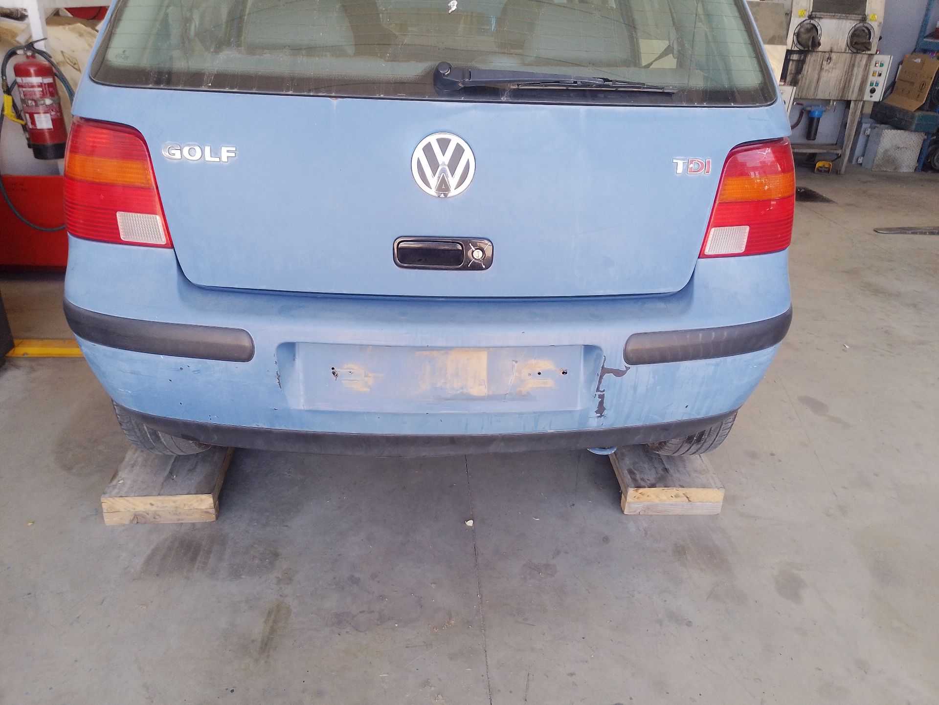 Recambio de paragolpes trasero para volkswagen golf iv (1j1) 1.9 sdi referencia OEM IAM 1J6807421DGRU  
