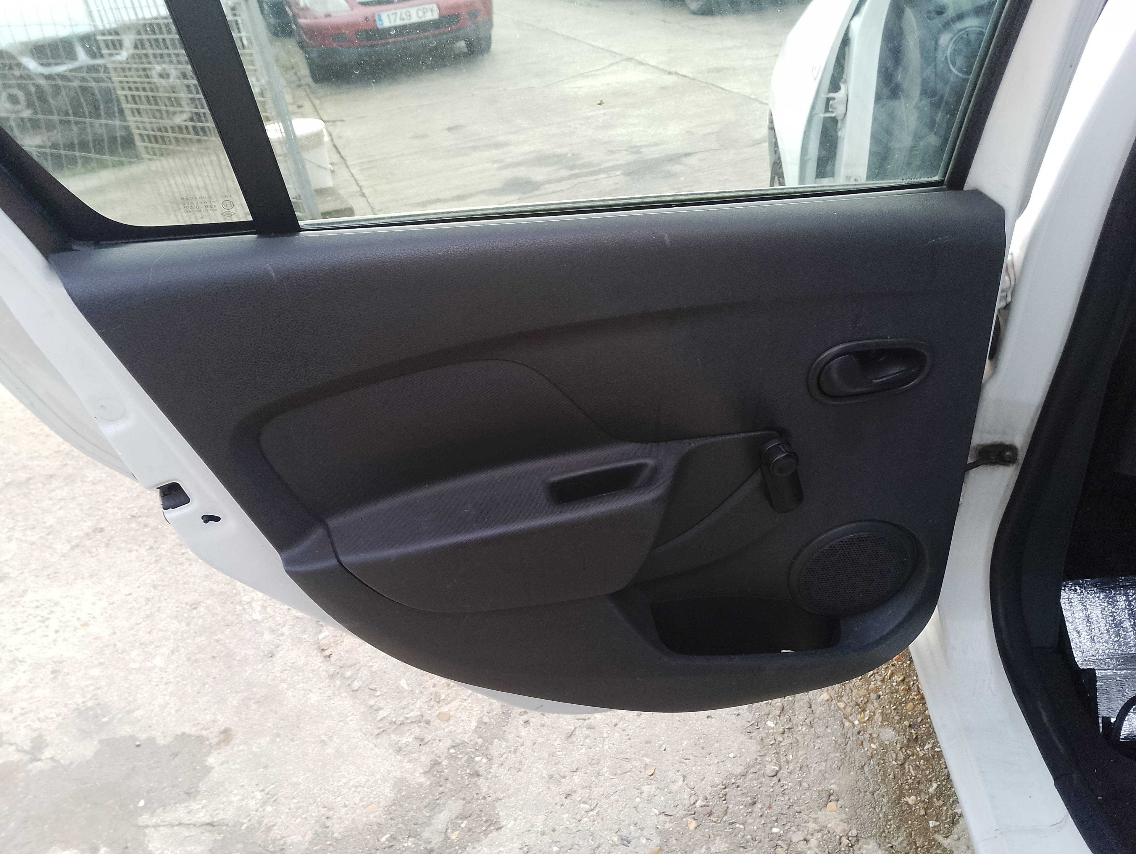 Recambio de guarnecido puerta trasera izquierda para dacia logan mcv ii laureate referencia OEM IAM   