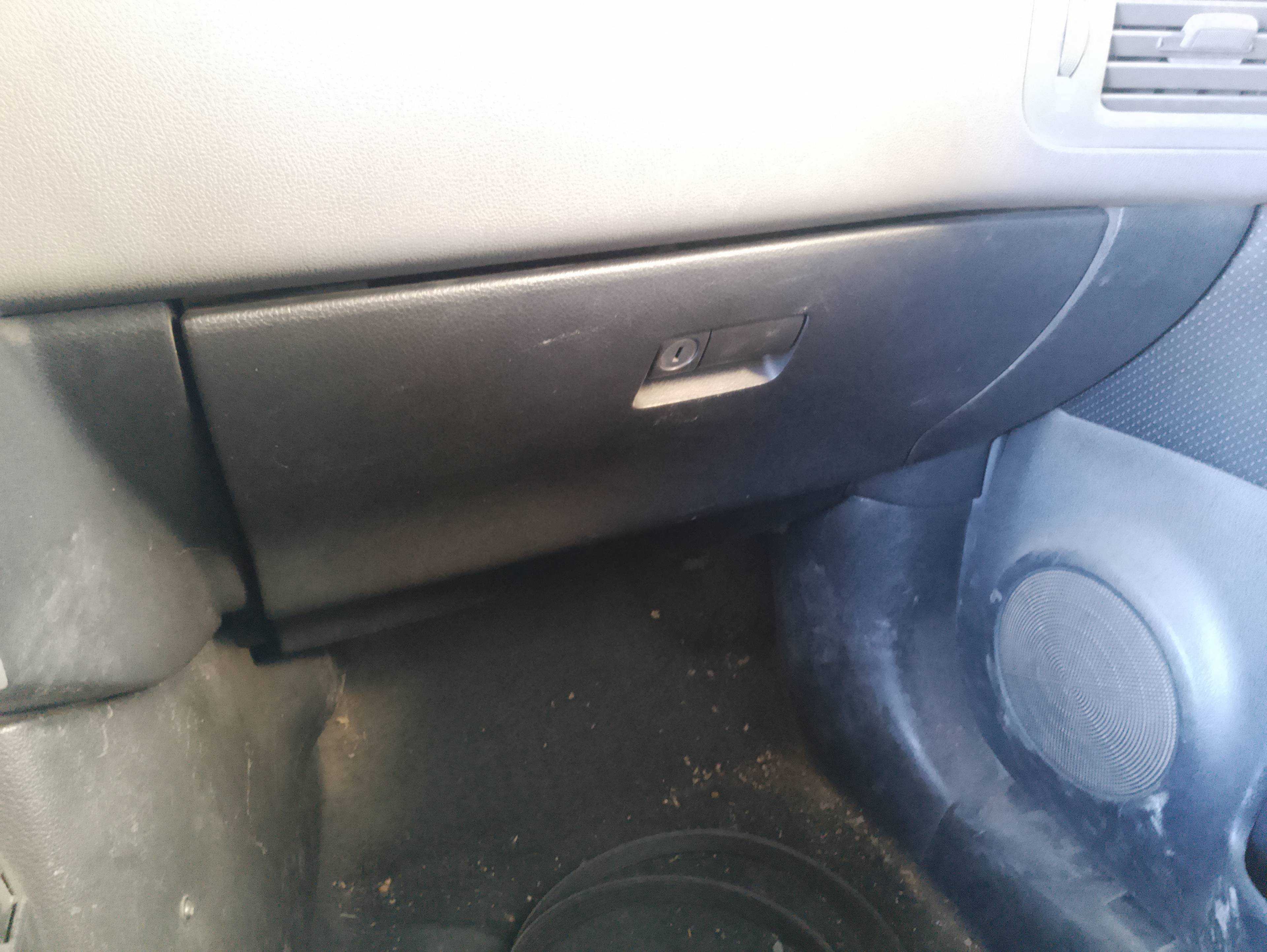 Recambio de guantera para nissan x-trail (t31) le referencia OEM IAM   