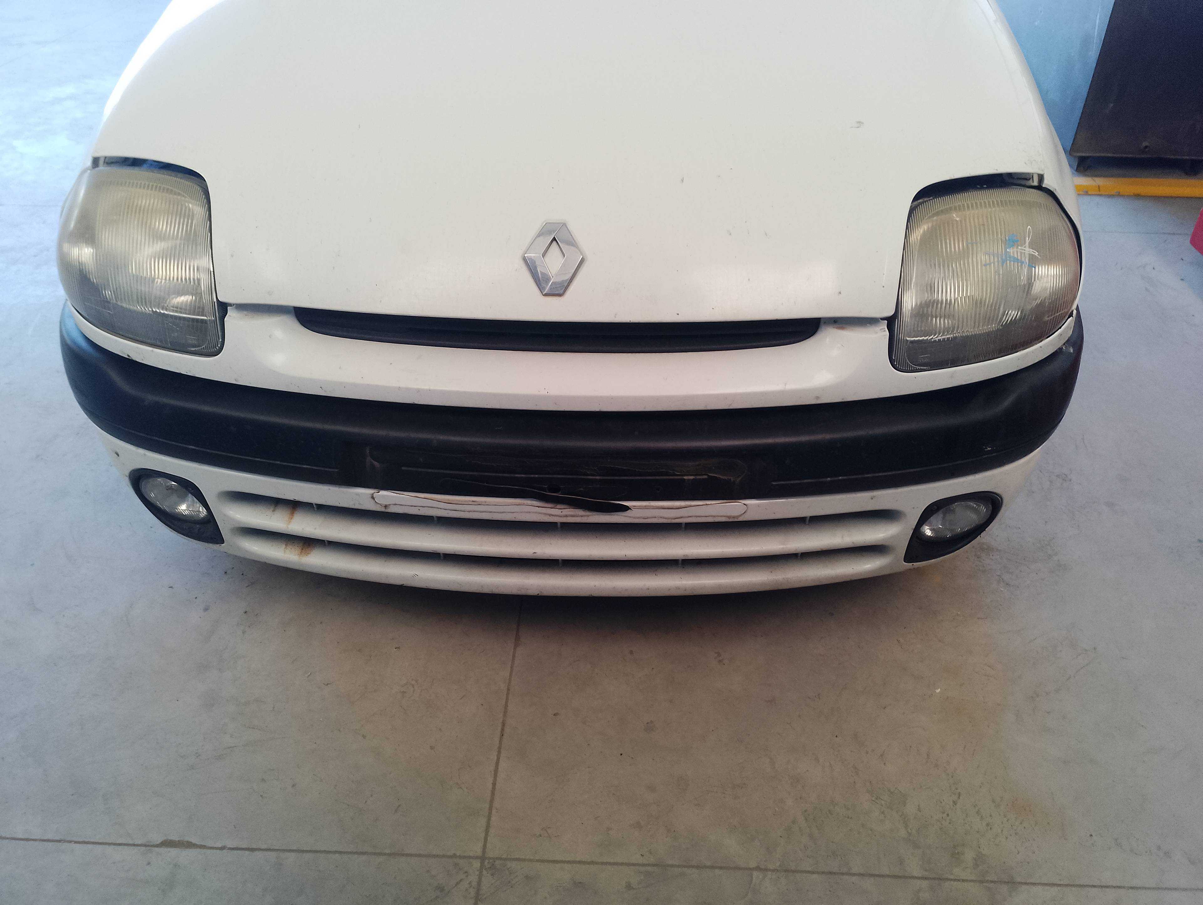 Recambio de paragolpes delantero para renault clio ii fase i (b/cbo) 1.9 d referencia OEM IAM   