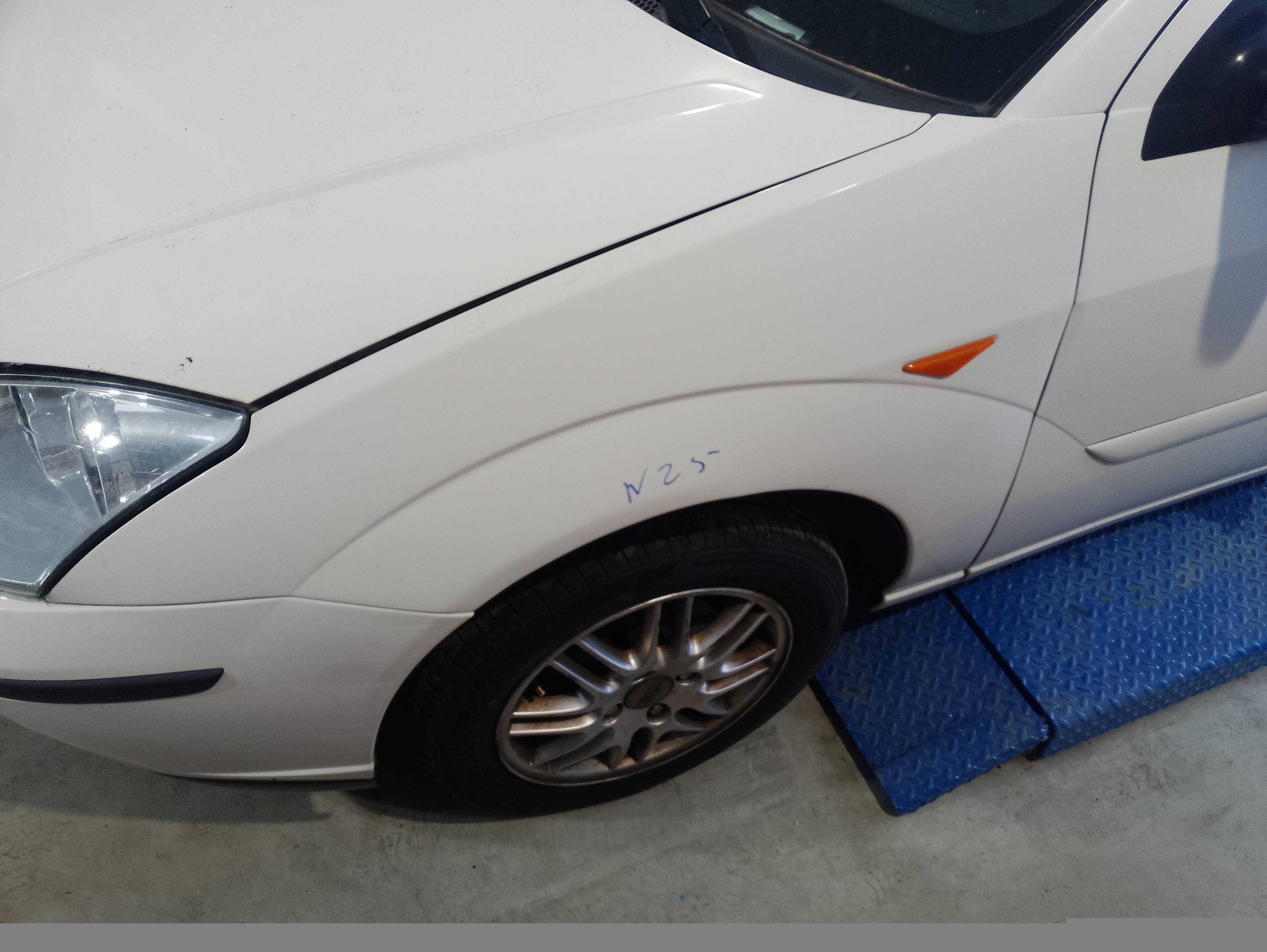 Recambio de aleta delantera izquierda para ford focus berlina (cak) ambiente referencia OEM IAM   