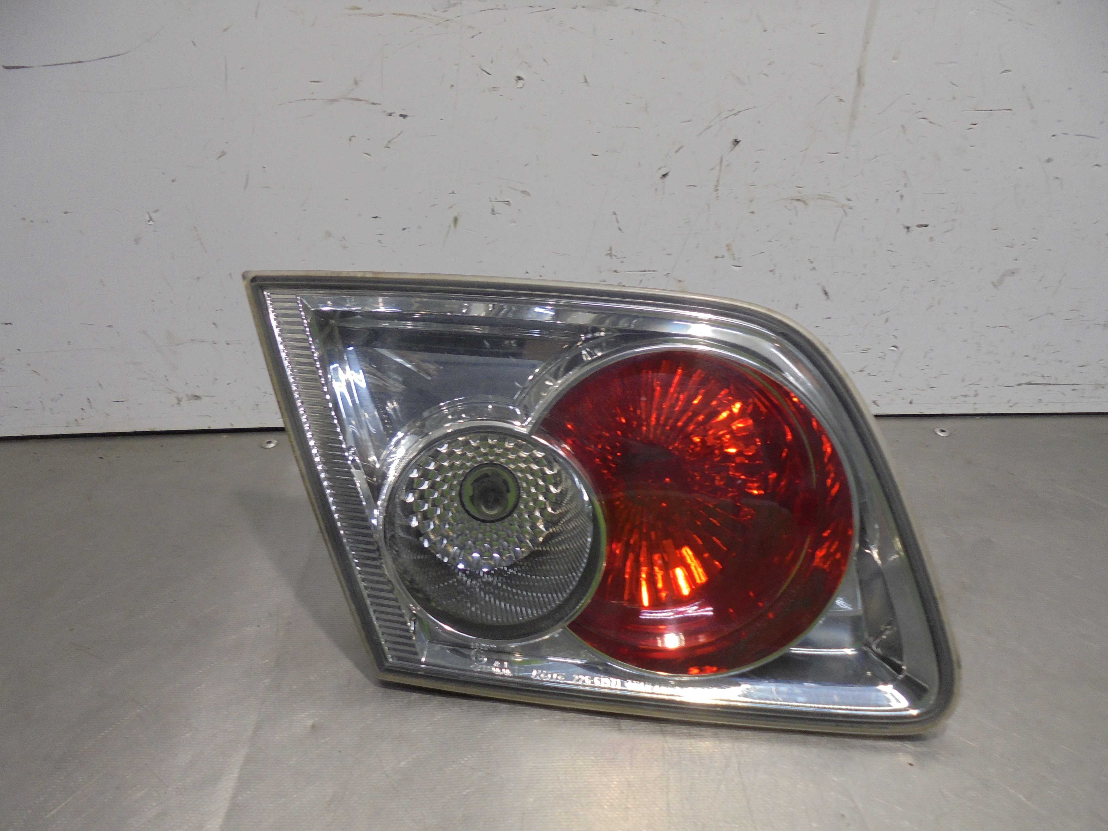 Recambio de piloto porton trasero izquierdo para mazda 6 berlina (gg) 2.0 diesel cat referencia OEM IAM   