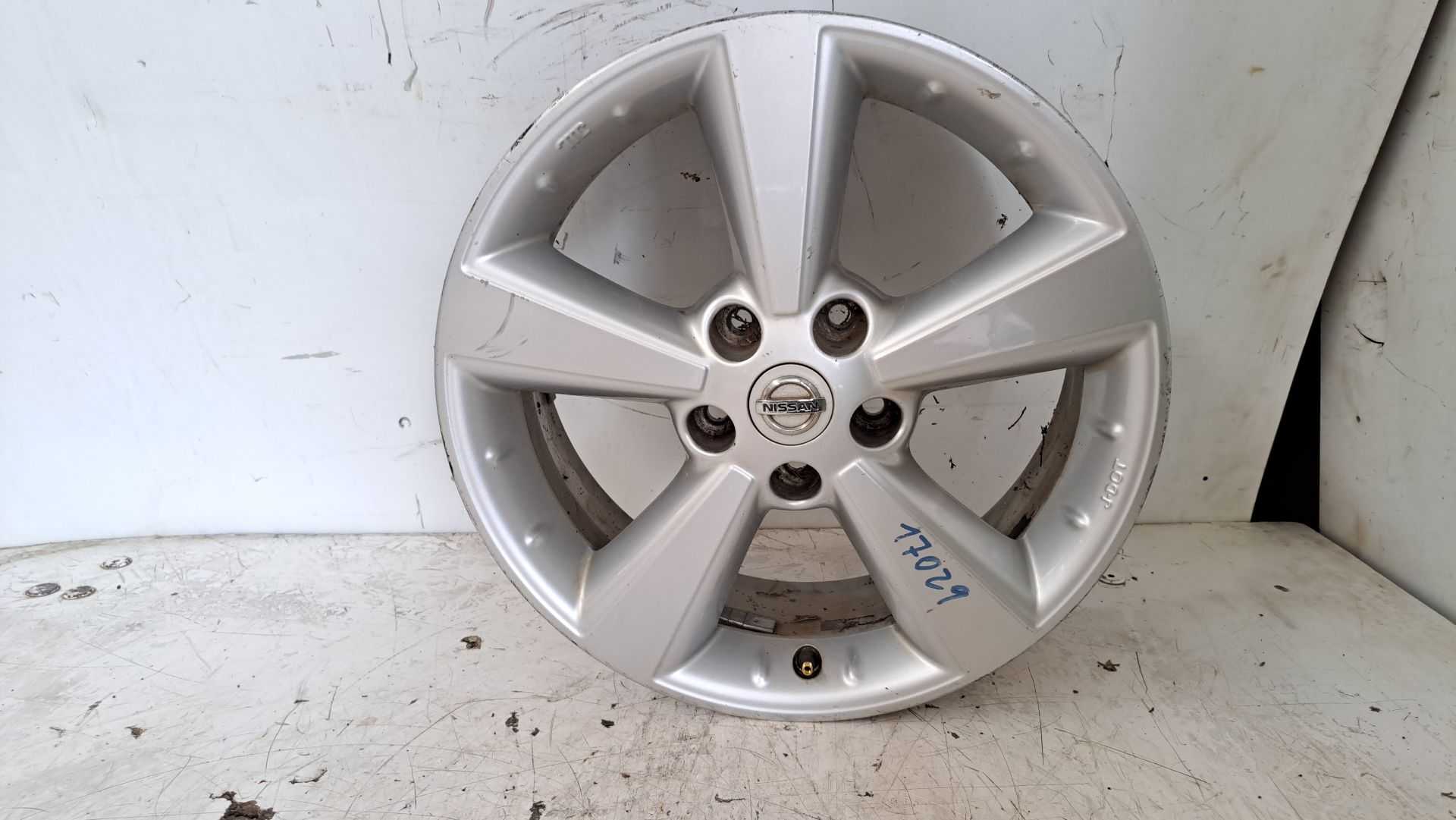 Recambio de llanta para nissan qashqai (j10) acenta referencia OEM IAM r17 40300ey17c 