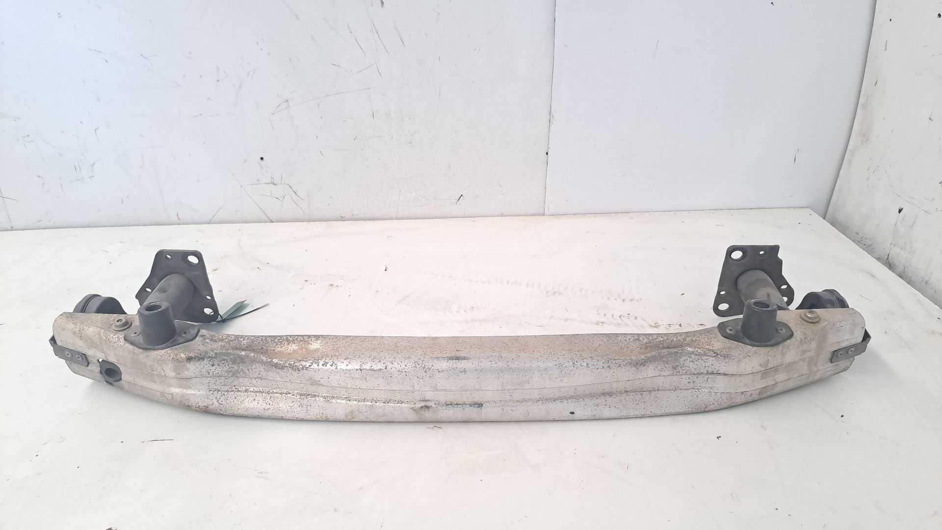 Recambio de refuerzo paragolpes delantero para audi a4 berlina (8e) 2.0 referencia OEM IAM   