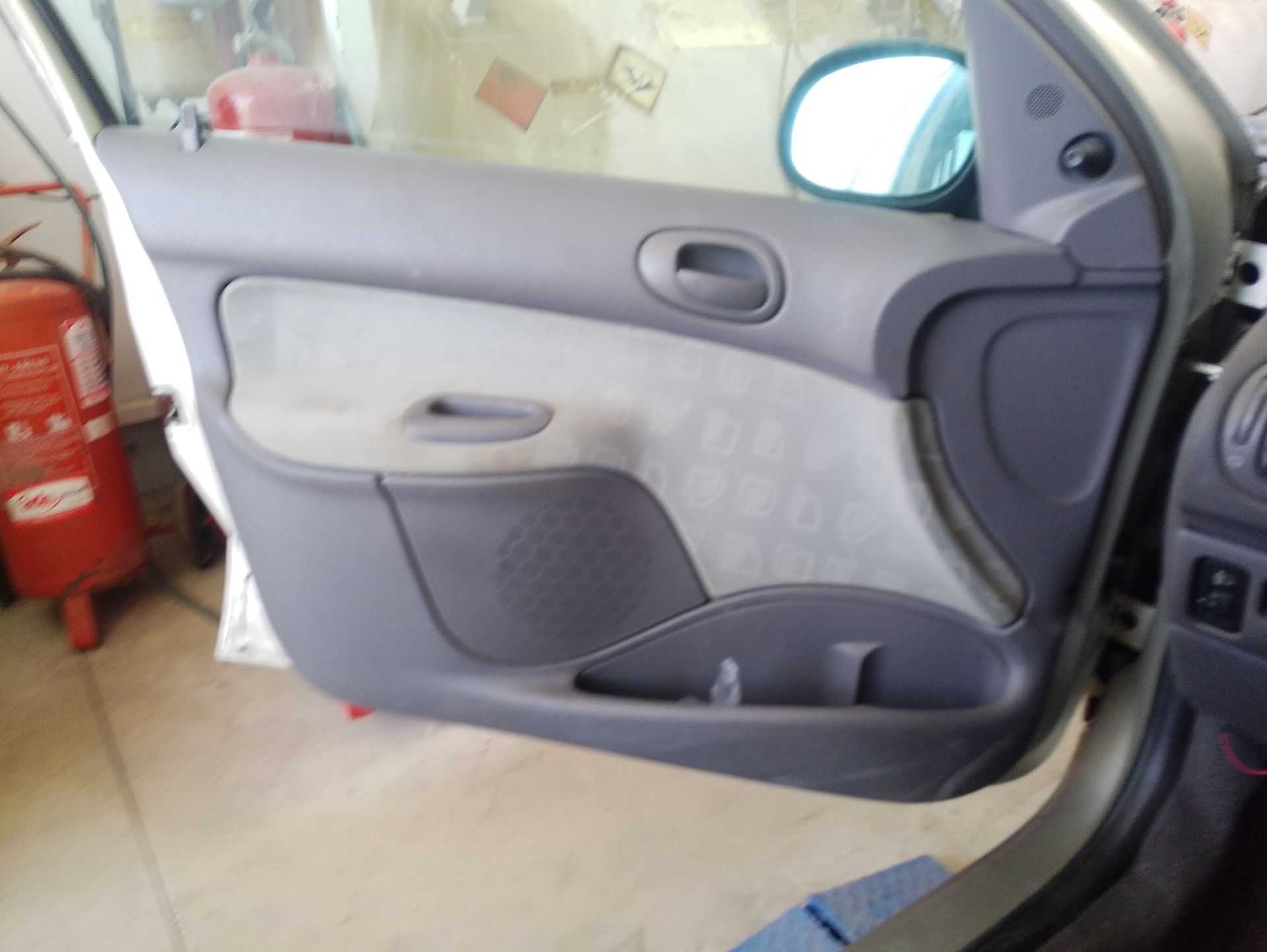 Recambio de guarnecido puerta delantera izquierda para peugeot 206 hatchback (2a/c) 1.4 i referencia OEM IAM   