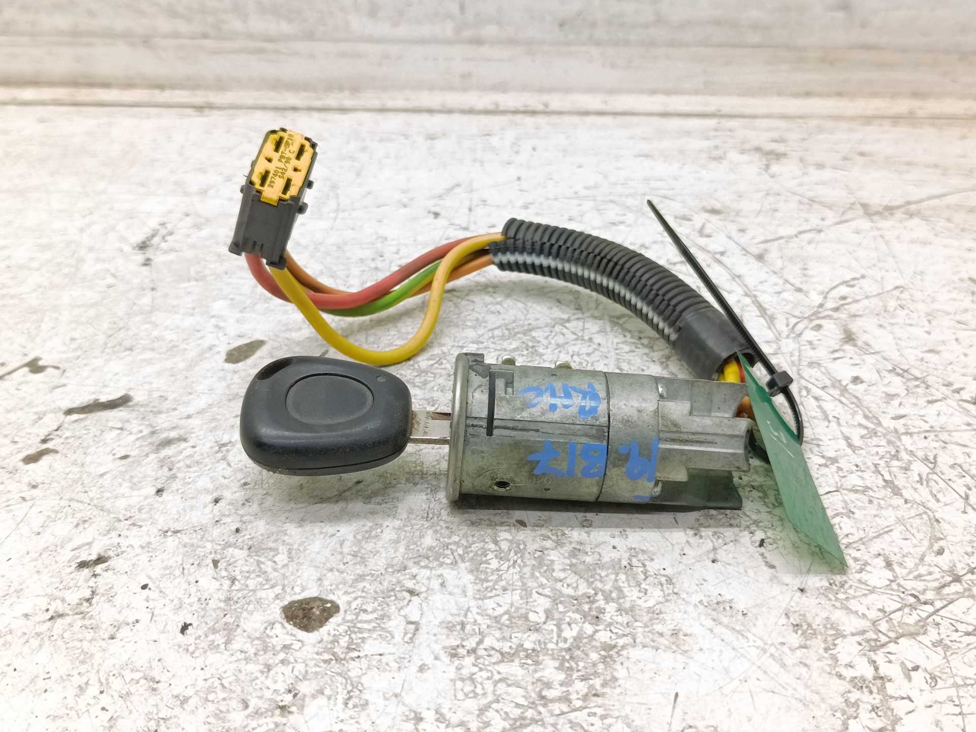 Recambio de conmutador de arranque para renault megane referencia OEM IAM   