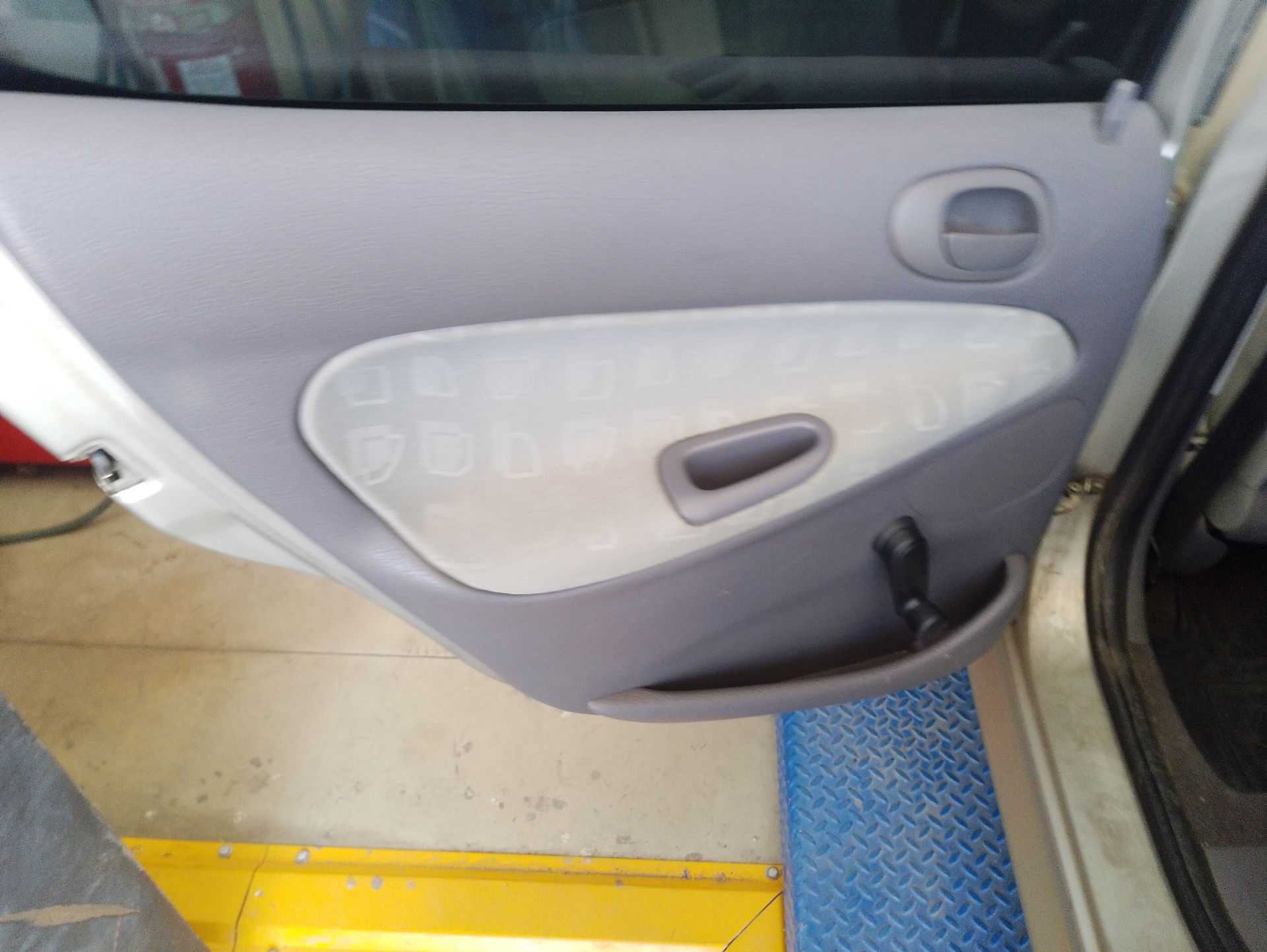 Recambio de guarnecido puerta trasera izquierda para peugeot 206 hatchback (2a/c) 1.4 i referencia OEM IAM   