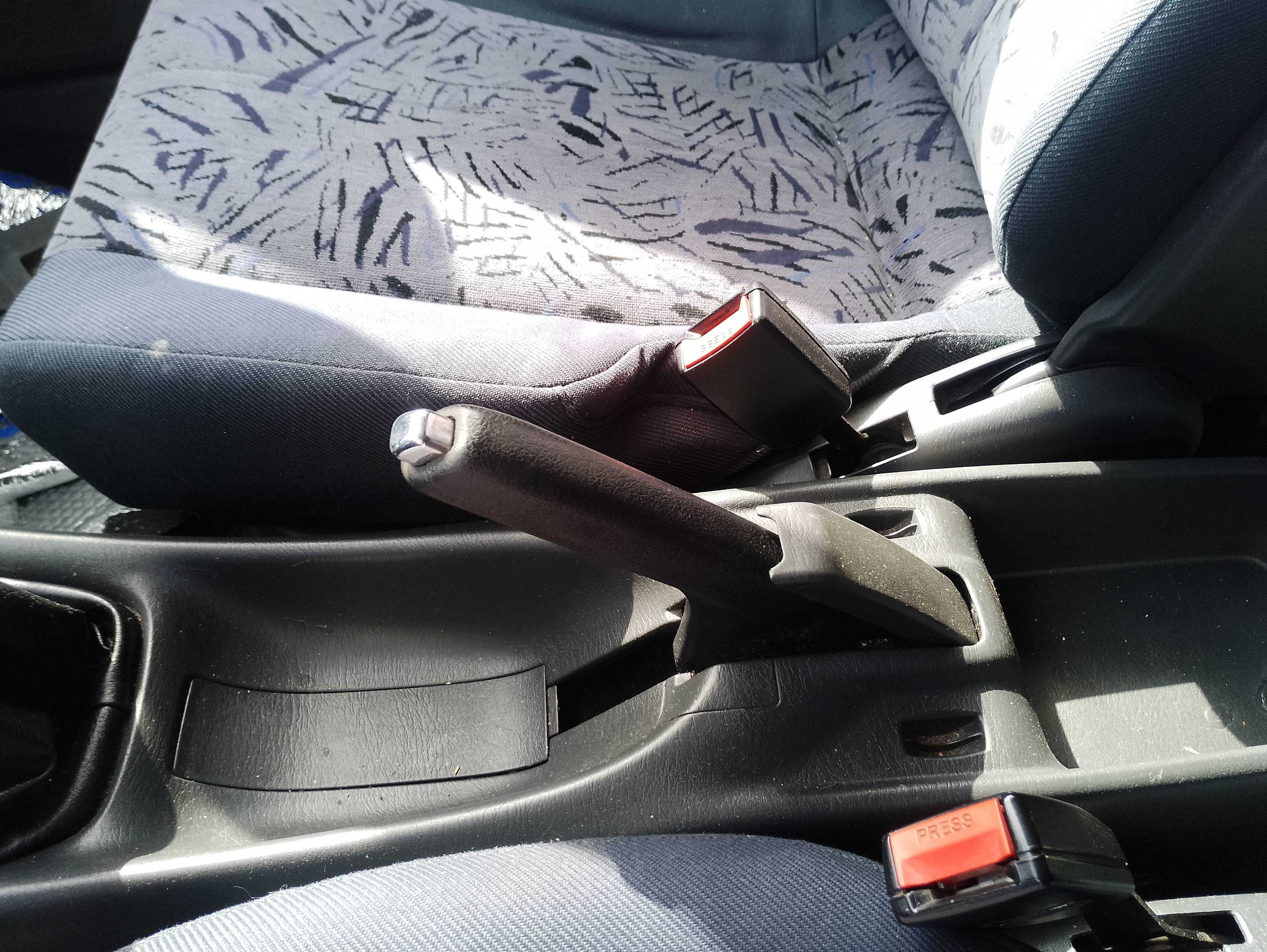 Recambio de palanca freno para mazda 323 berlina f/s (bj) 2.0 d f glx referencia OEM IAM   