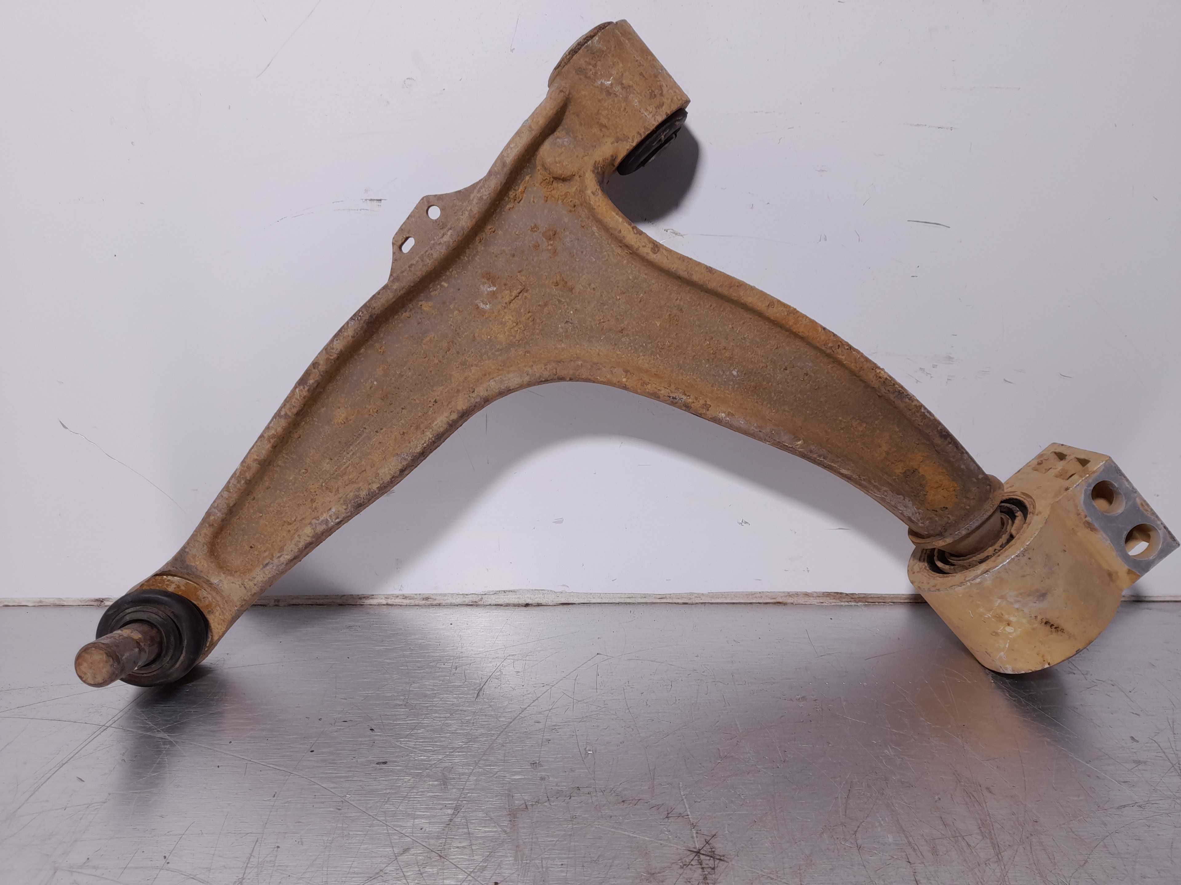Recambio de brazo suspension inferior delantero izquierdo para opel vectra c berlina comfort referencia OEM IAM   