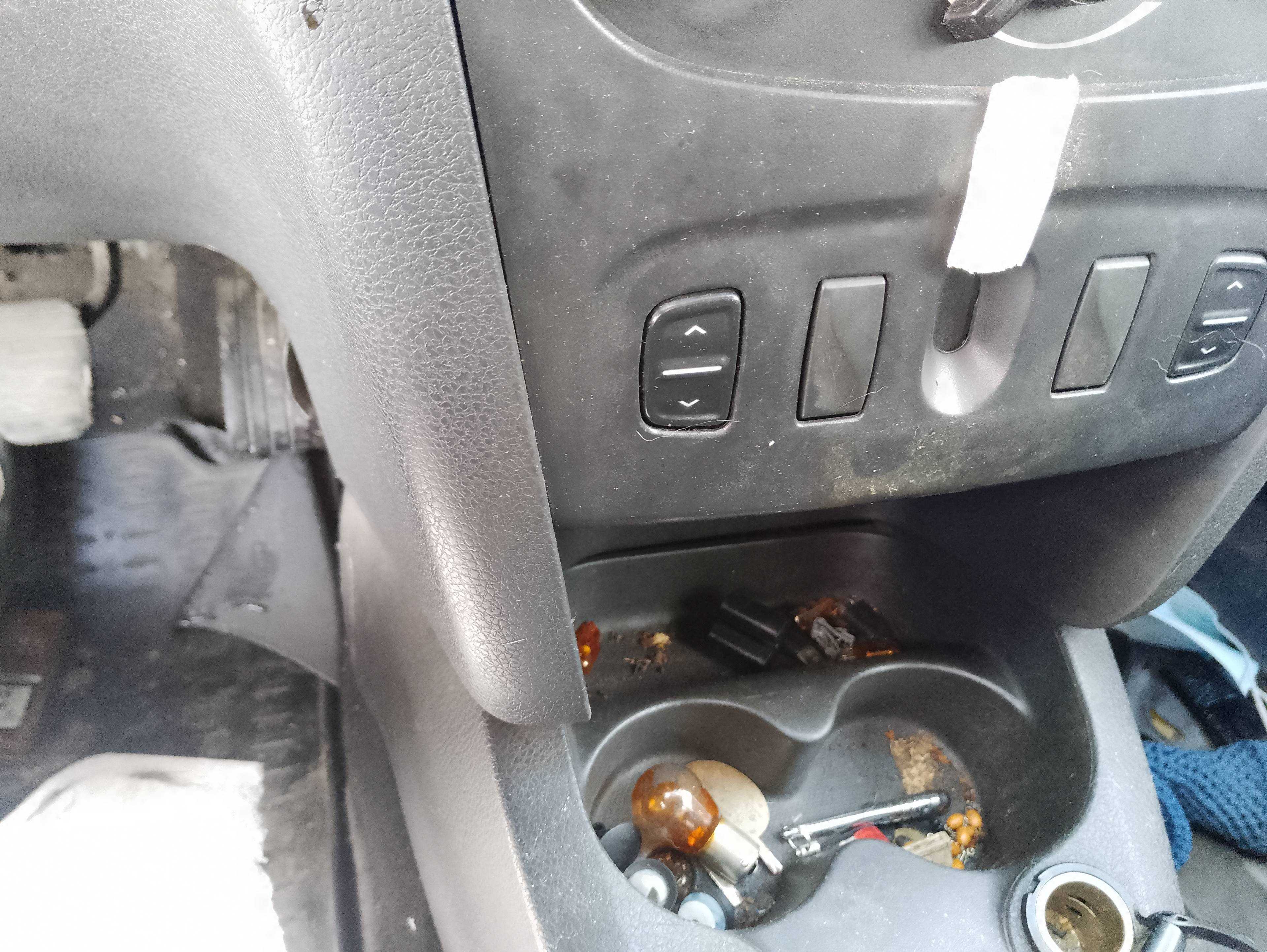 Recambio de mando elevalunas delantero izquierdo para dacia logan mcv ii laureate referencia OEM IAM   