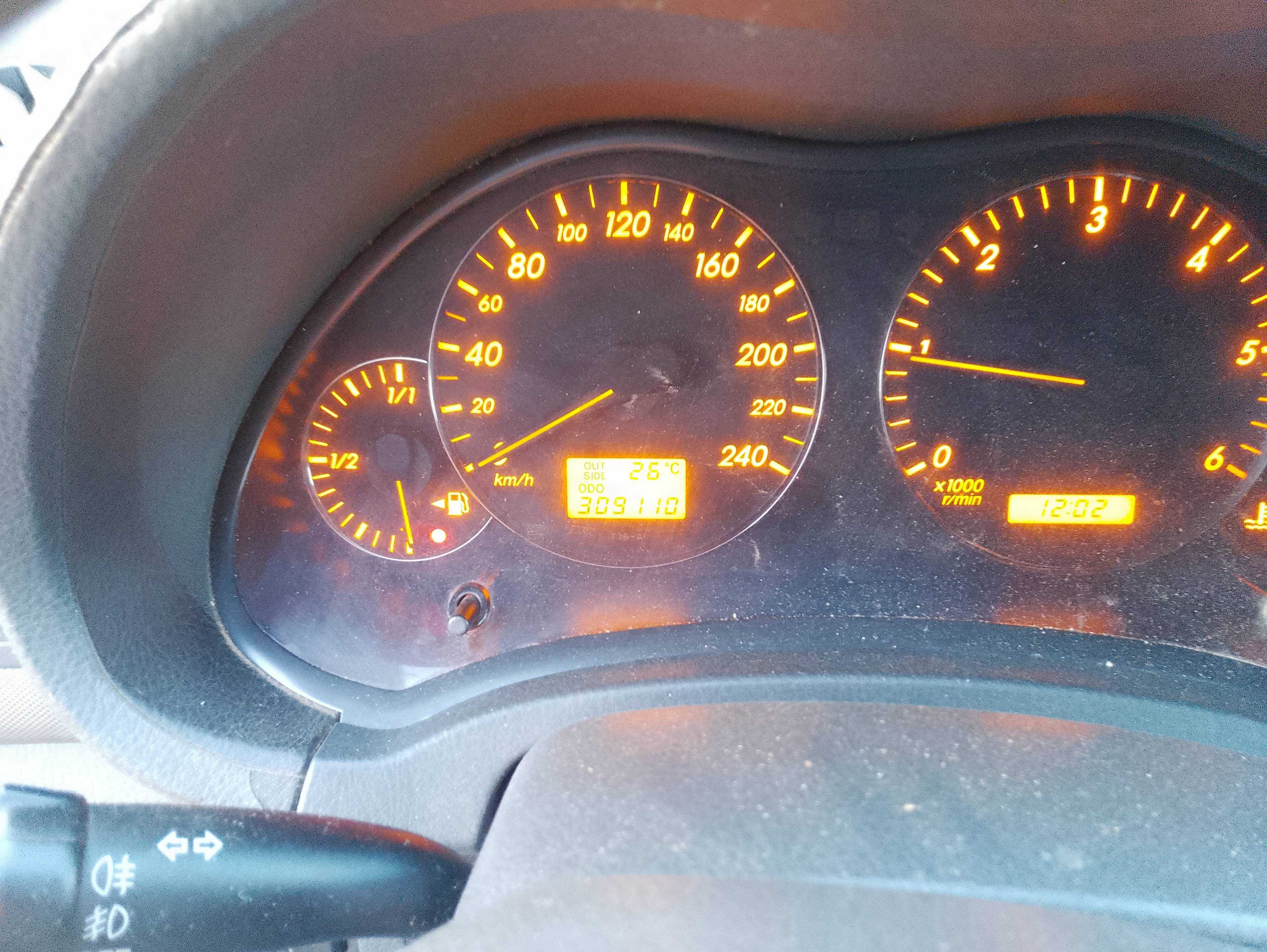 Recambio de cuadro instrumentos para toyota avensis berlina (t25) 2.0 d4-d executive berlina (5-ptas.) referencia OEM IAM   