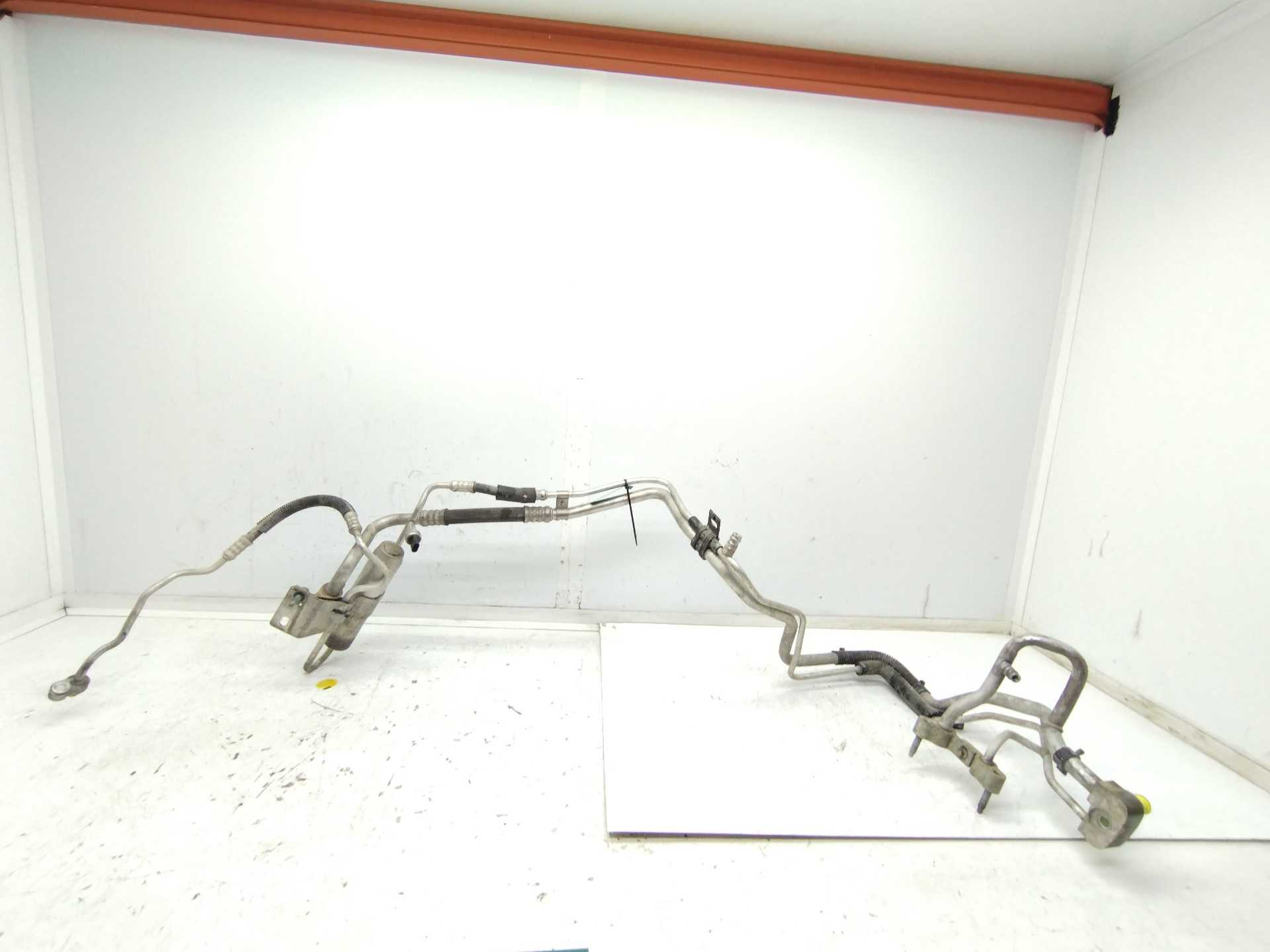 Recambio de tubos aire acondicionado para fiat freemont (345) urban referencia OEM IAM 68140011AF  