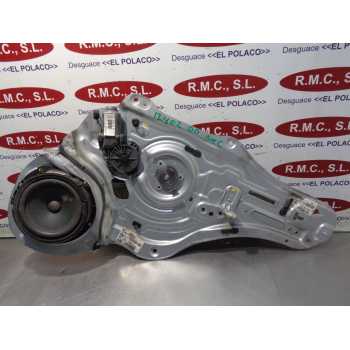 ELEVALUNAS DELANTERO DERECHO 824803U120 