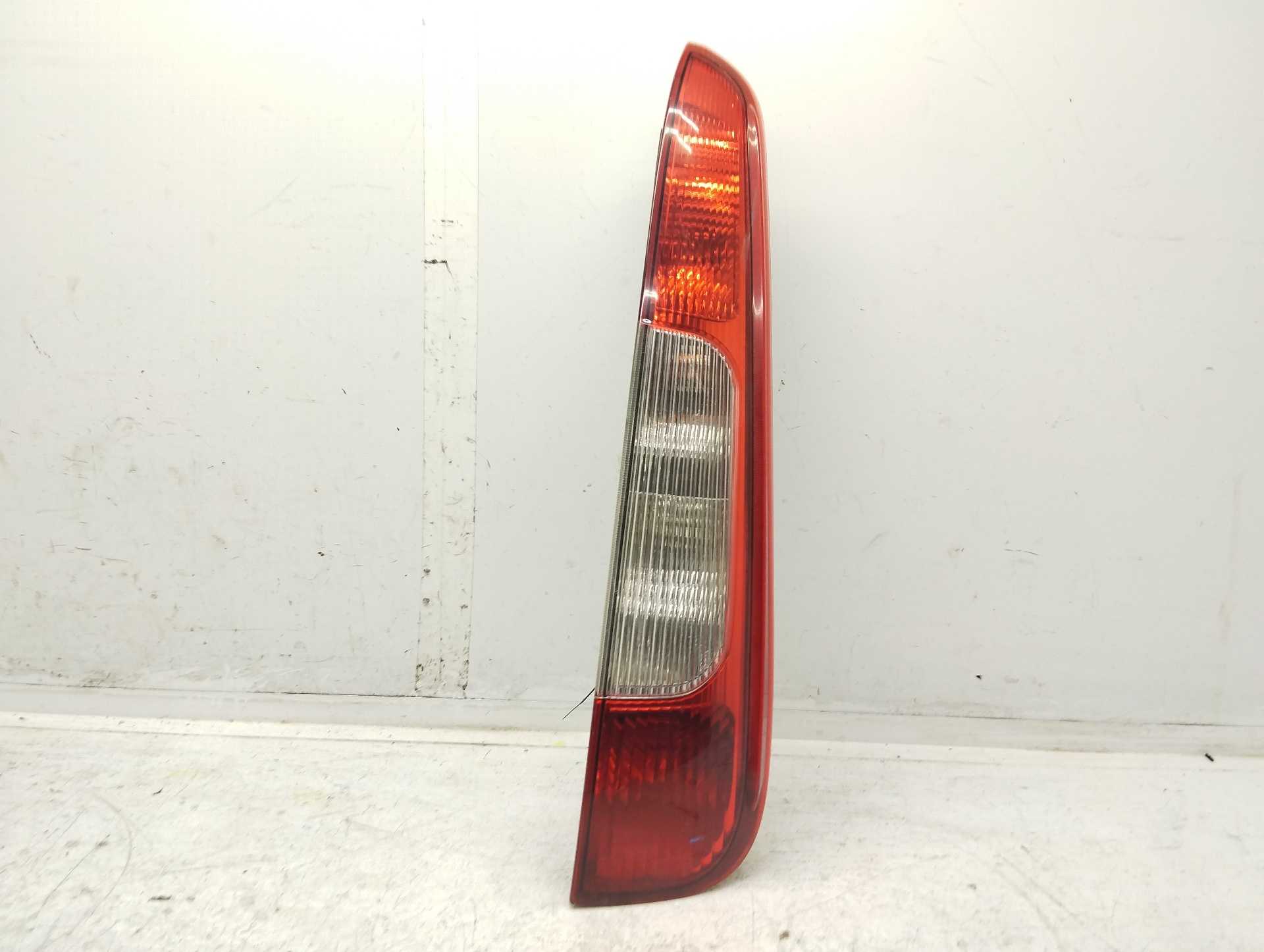 Recambio de piloto trasero derecho para ford focus c-max (cap) ambiente (d) referencia OEM IAM 3M5113A602AA  