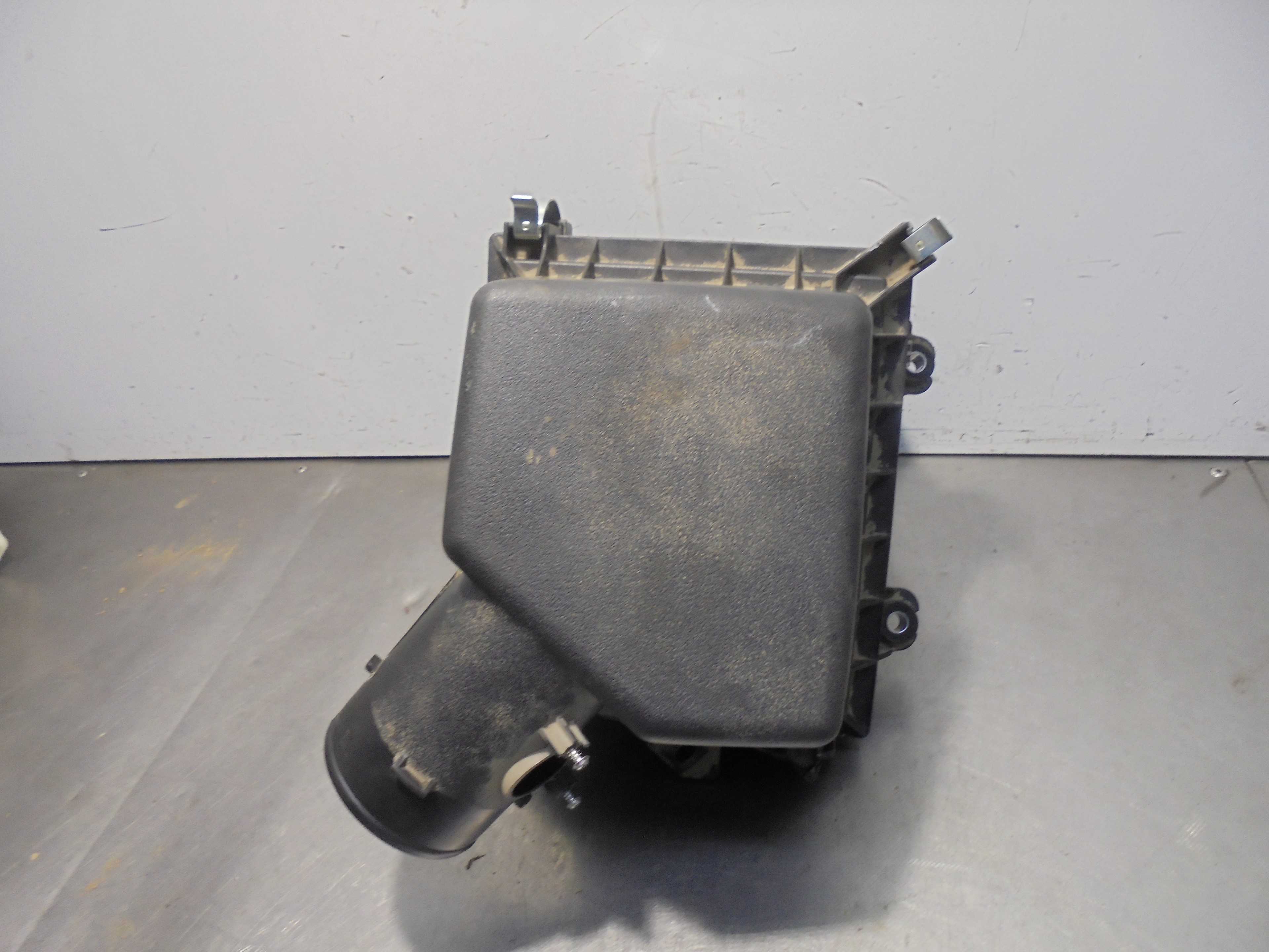 Recambio de caja filtro aire para toyota rav 4 advance hybrid referencia OEM IAM 1770136250 114060509 