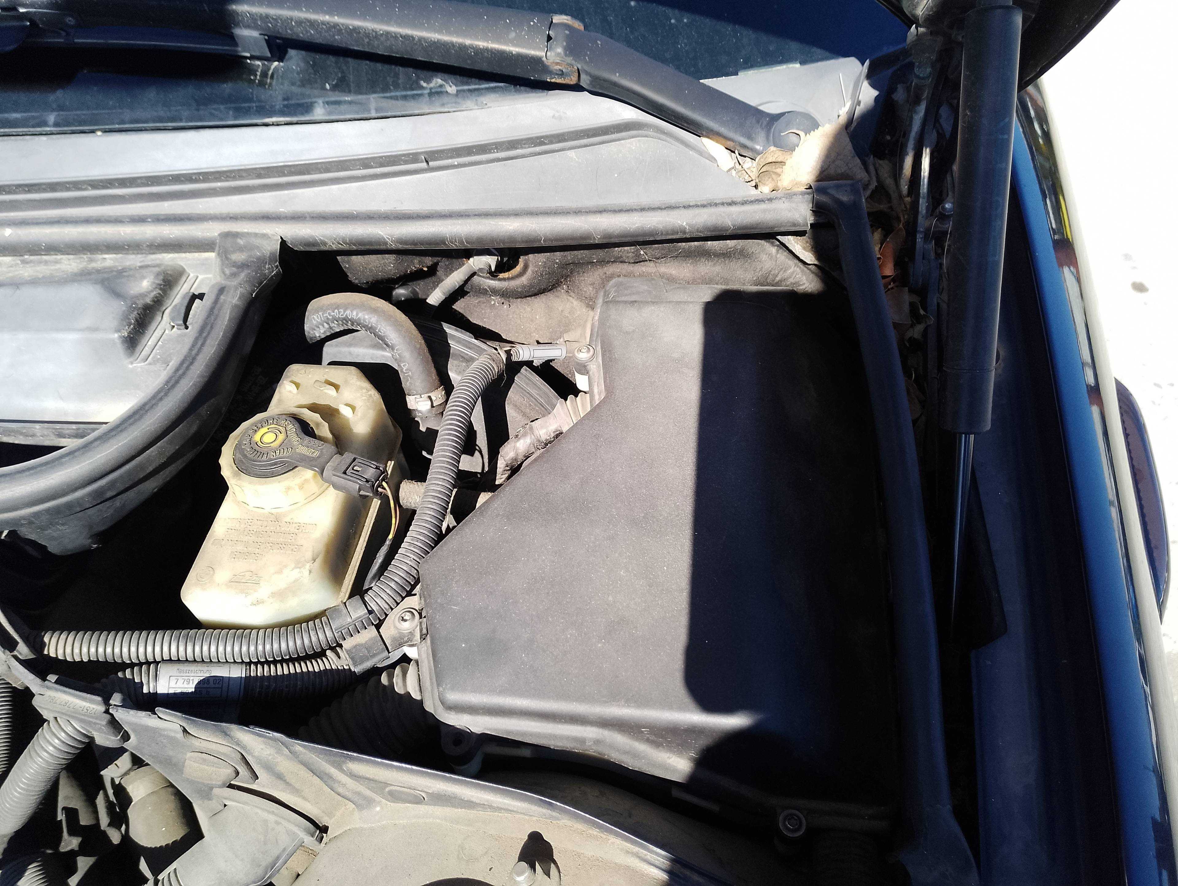 Recambio de caja reles / fusibles para bmw serie 3 berlina (e46) 320i referencia OEM IAM   