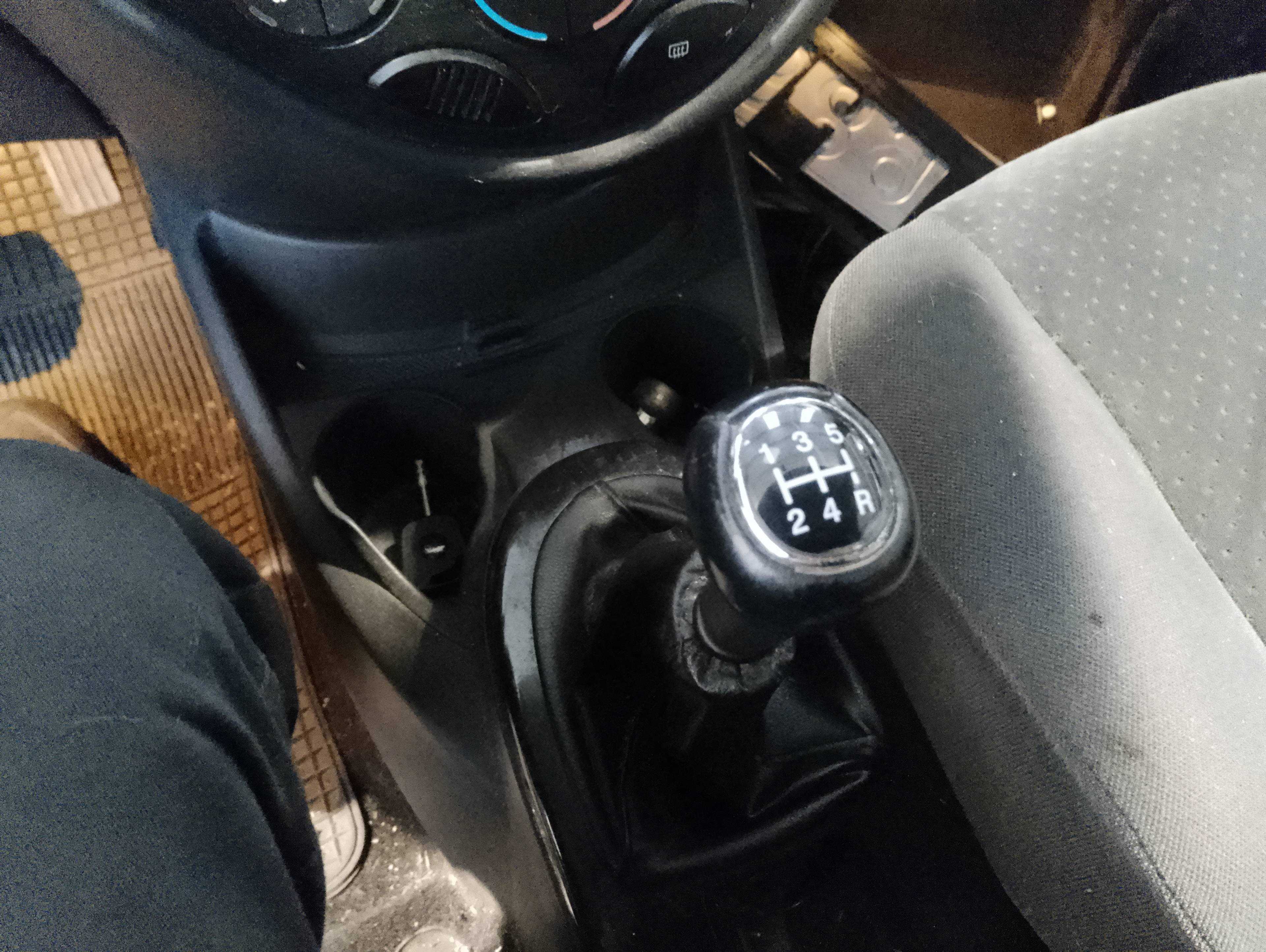 Recambio de palanca cambio para ford focus berlina (cak) ambiente referencia OEM IAM   