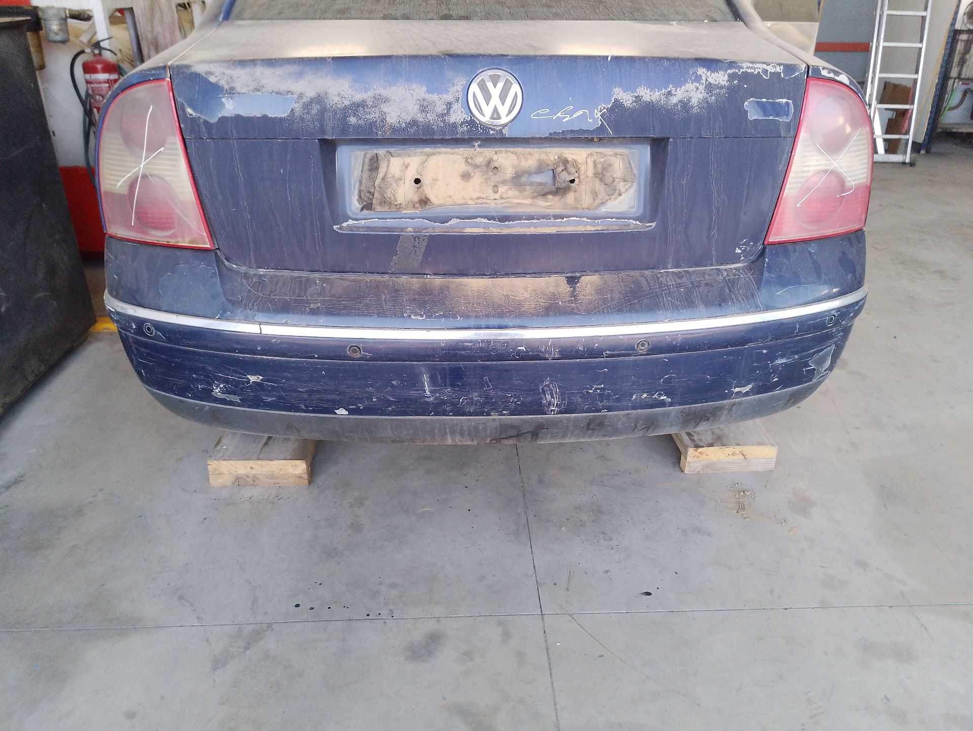 Recambio de paragolpes trasero para volkswagen passat b5.5 (3b3) 1.9 tdi referencia OEM IAM 3B5807417DGRU  