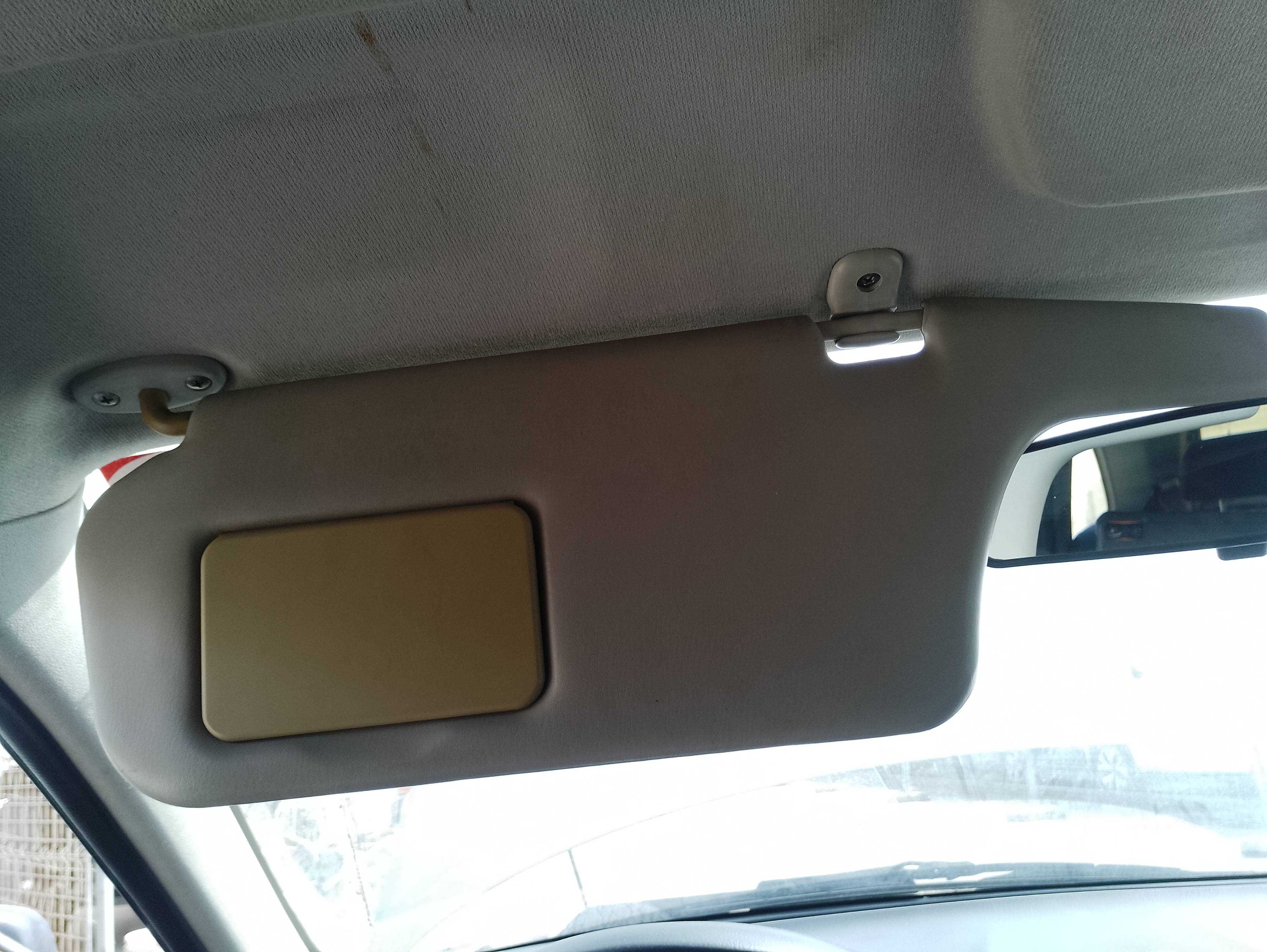 Recambio de parasol izquierdo para mazda 323 berlina f/s (bj) 2.0 d f glx referencia OEM IAM   