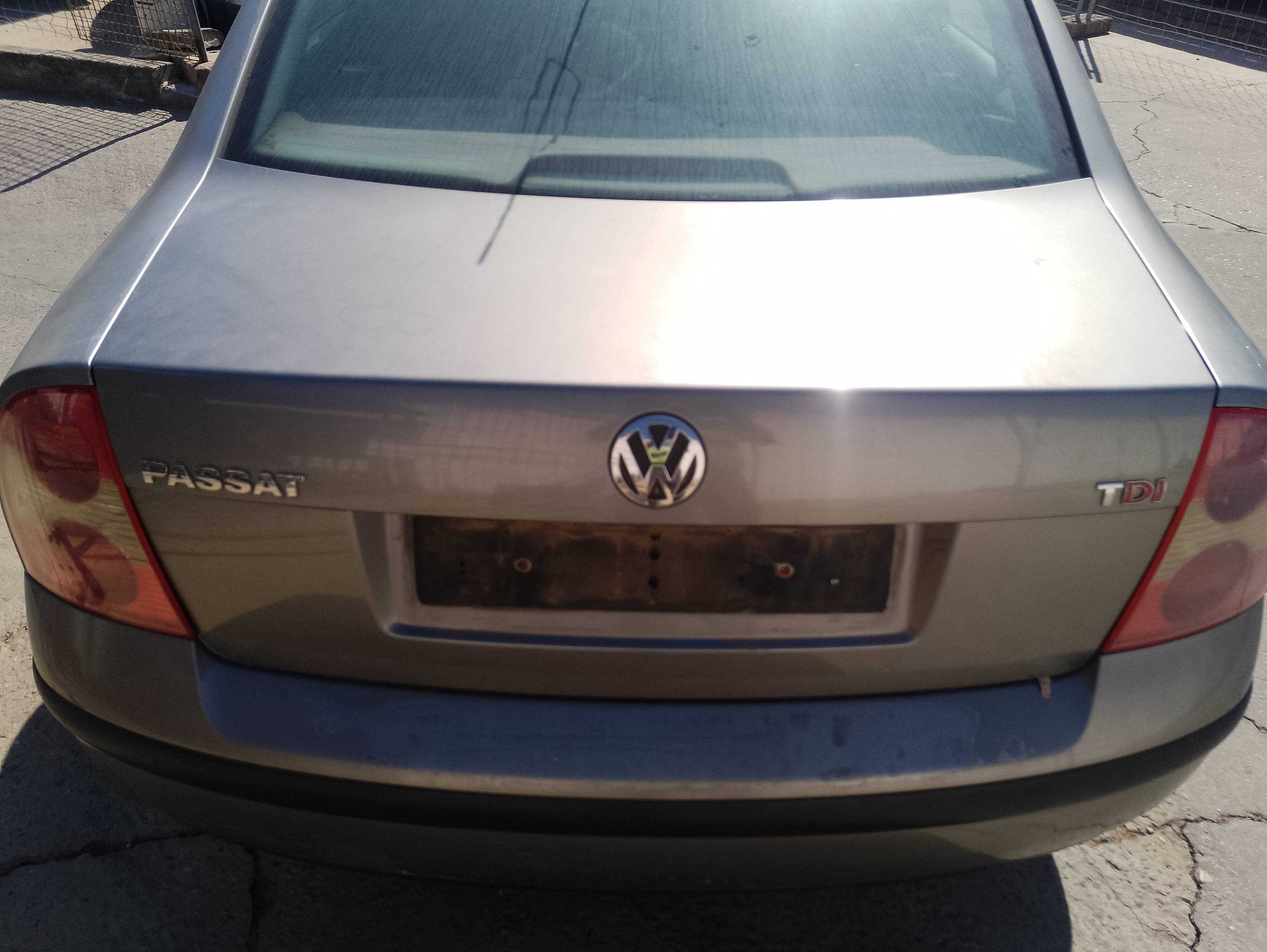 Recambio de tapa maletero para volkswagen passat berlina (3b3) advance referencia OEM IAM   