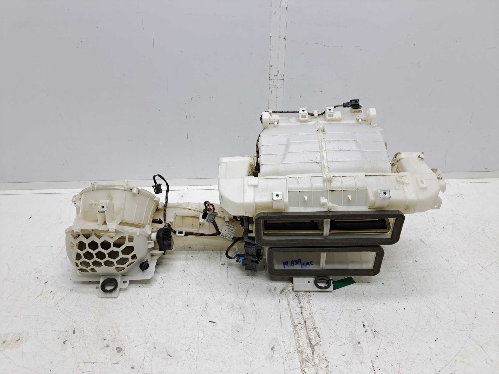 Recambio de caja calefaccion para opel vivaro furgón l express referencia OEM IAM 9836407680  