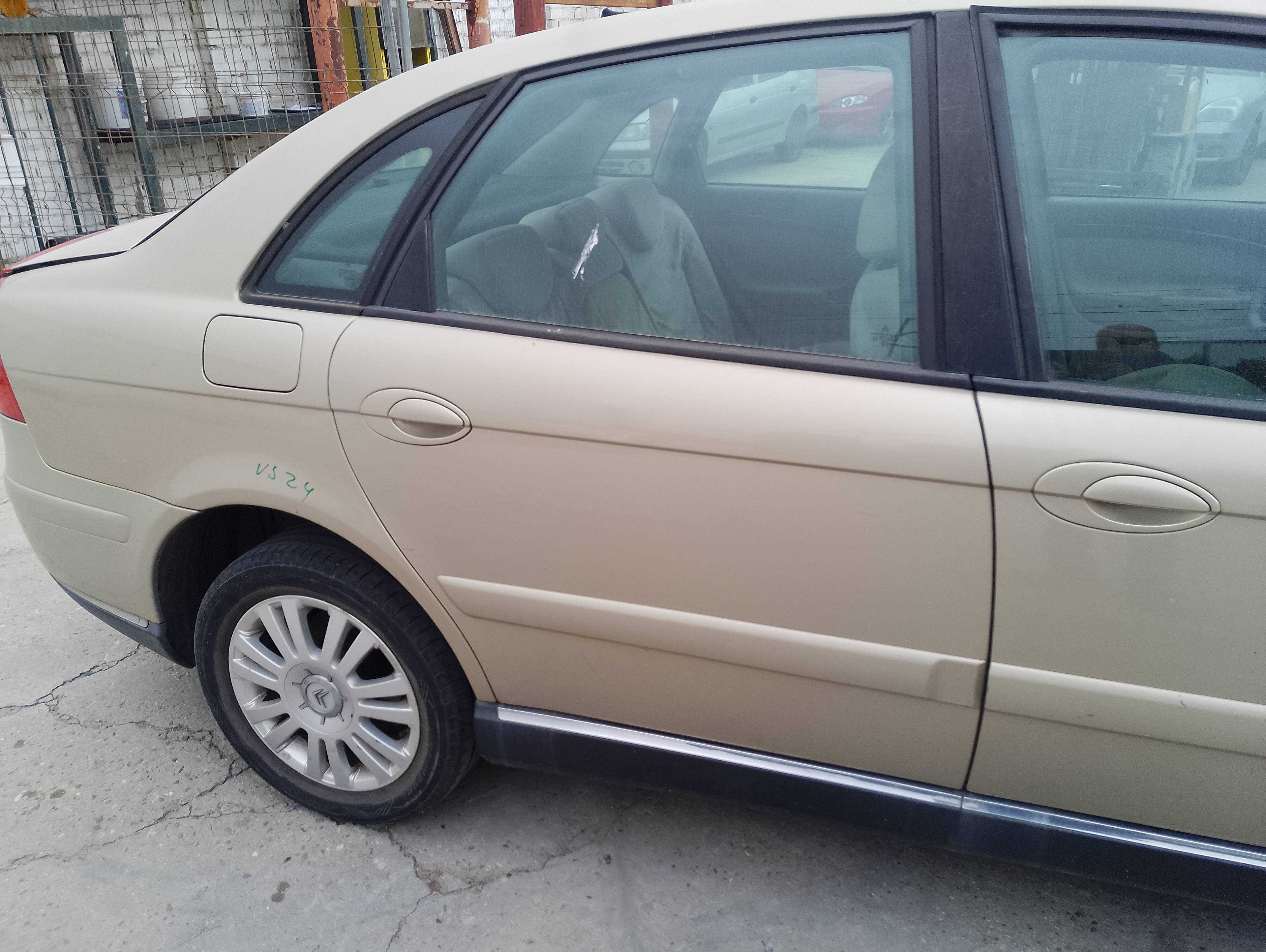 Recambio de puerta trasera derecha para citroën c5 berlina attraction referencia OEM IAM   