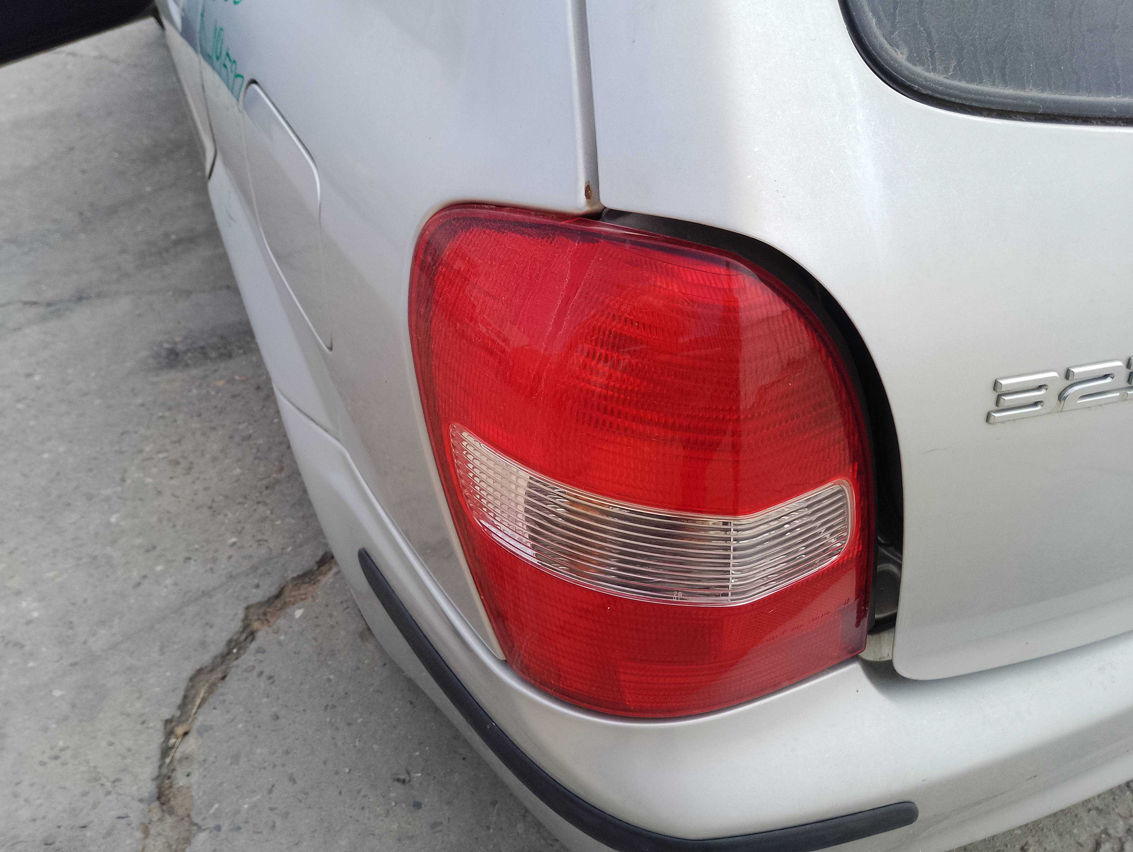 Recambio de piloto trasero izquierdo para mazda 323 berlina f/s (bj) 2.0 d f glx referencia OEM IAM   